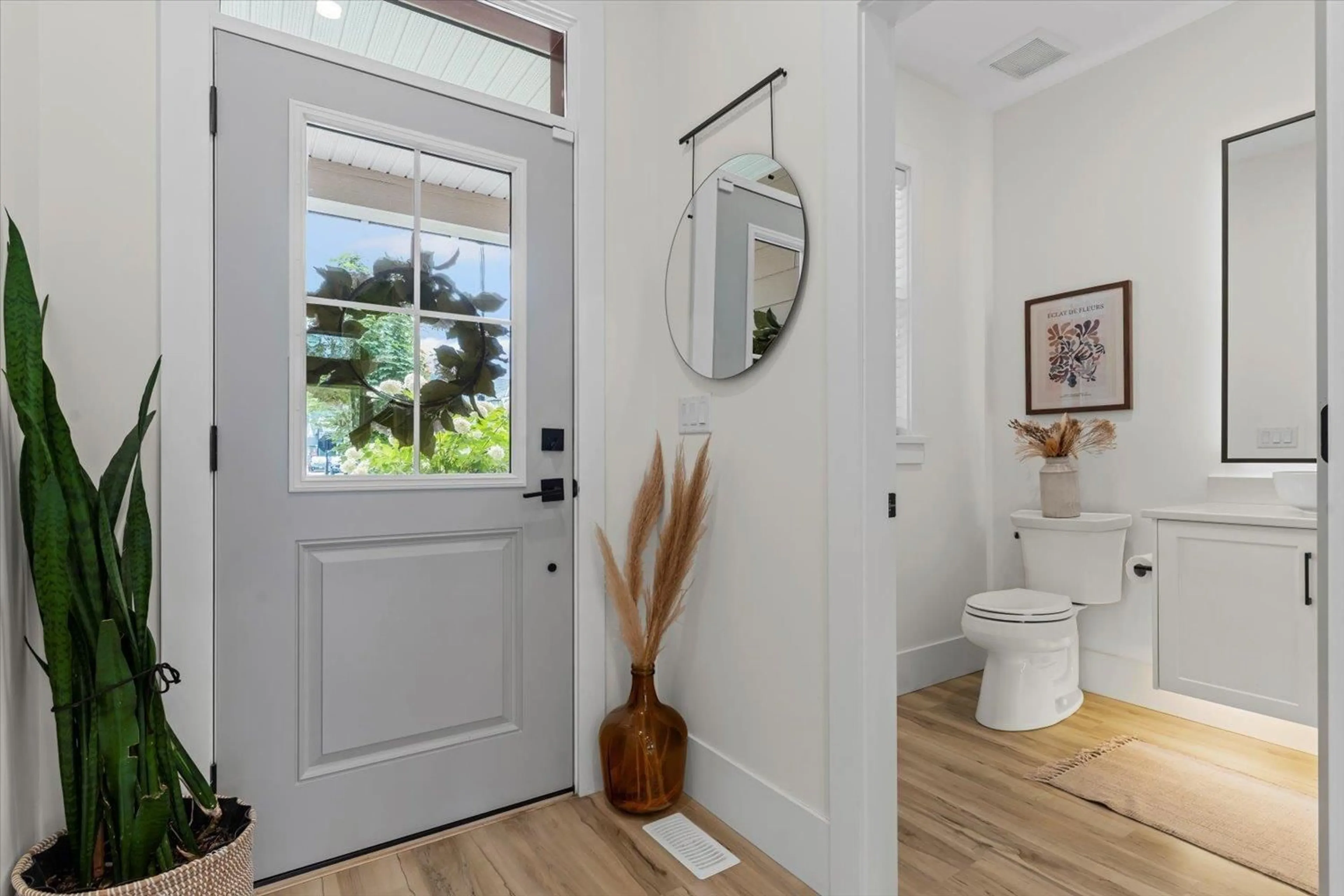 Indoor entryway for 59 - 46211 PROMONTORY ROAD, Chilliwack British Columbia V2R0E5