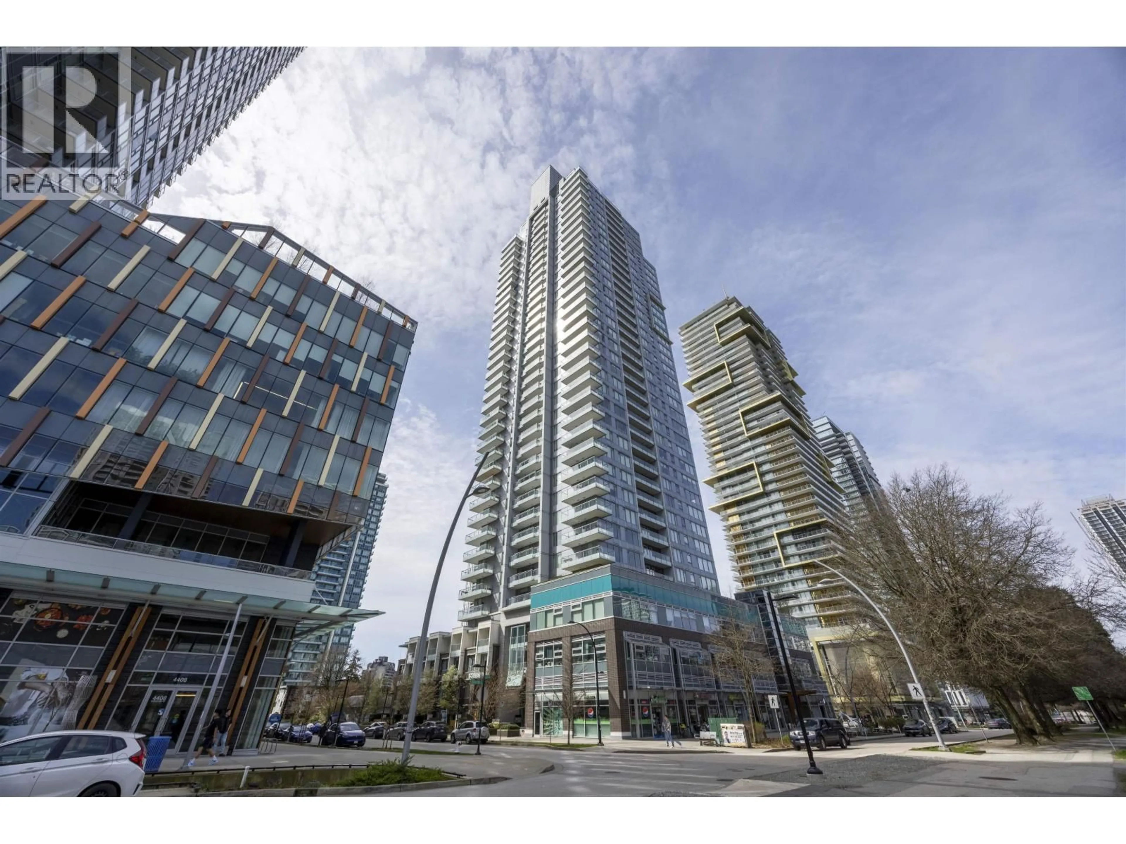 Indoor foyer for 1709 - 6333 SILVER, Burnaby British Columbia V5H0C3