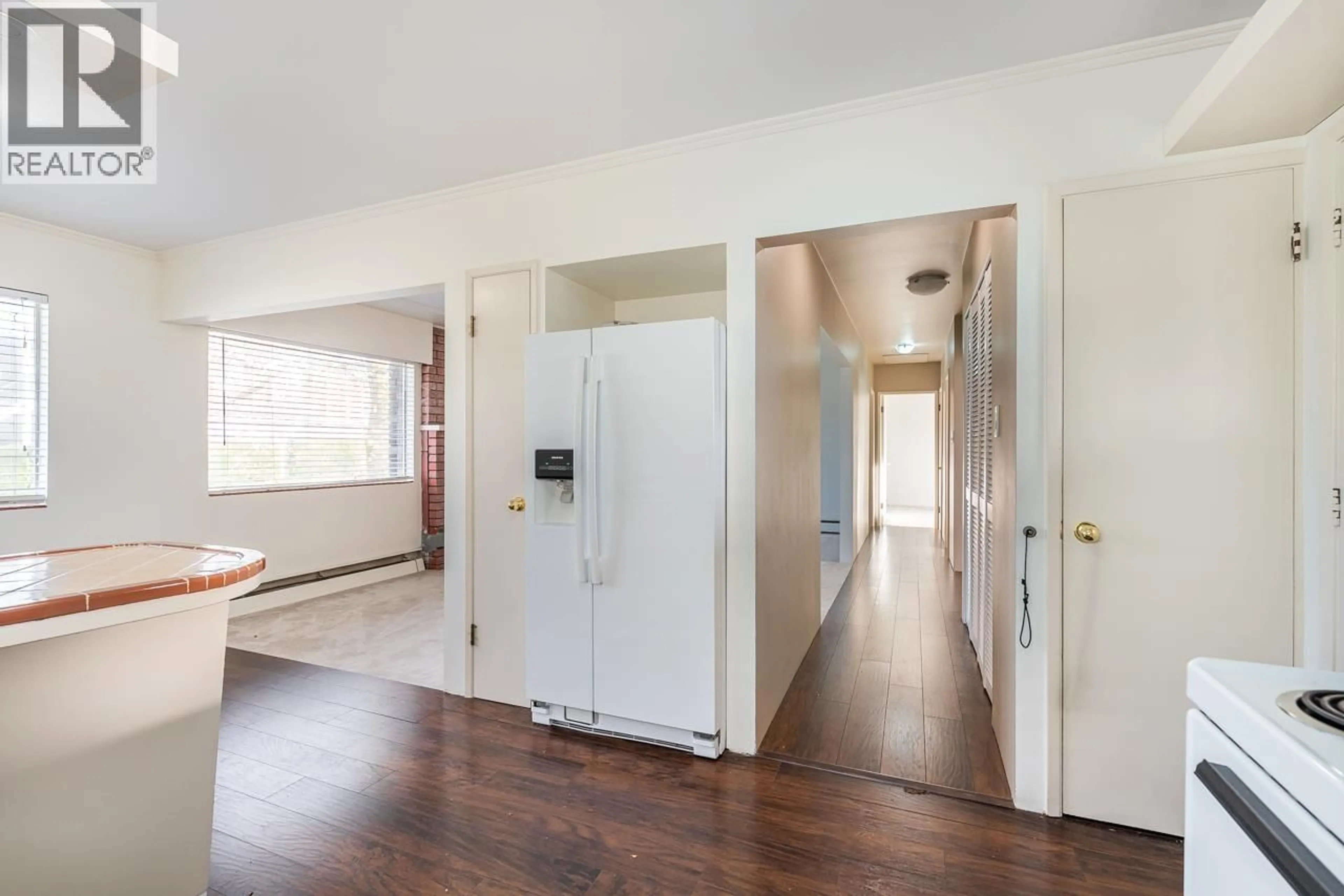 Unknown for 4044 PARKER STREET, Burnaby British Columbia V5C3B9