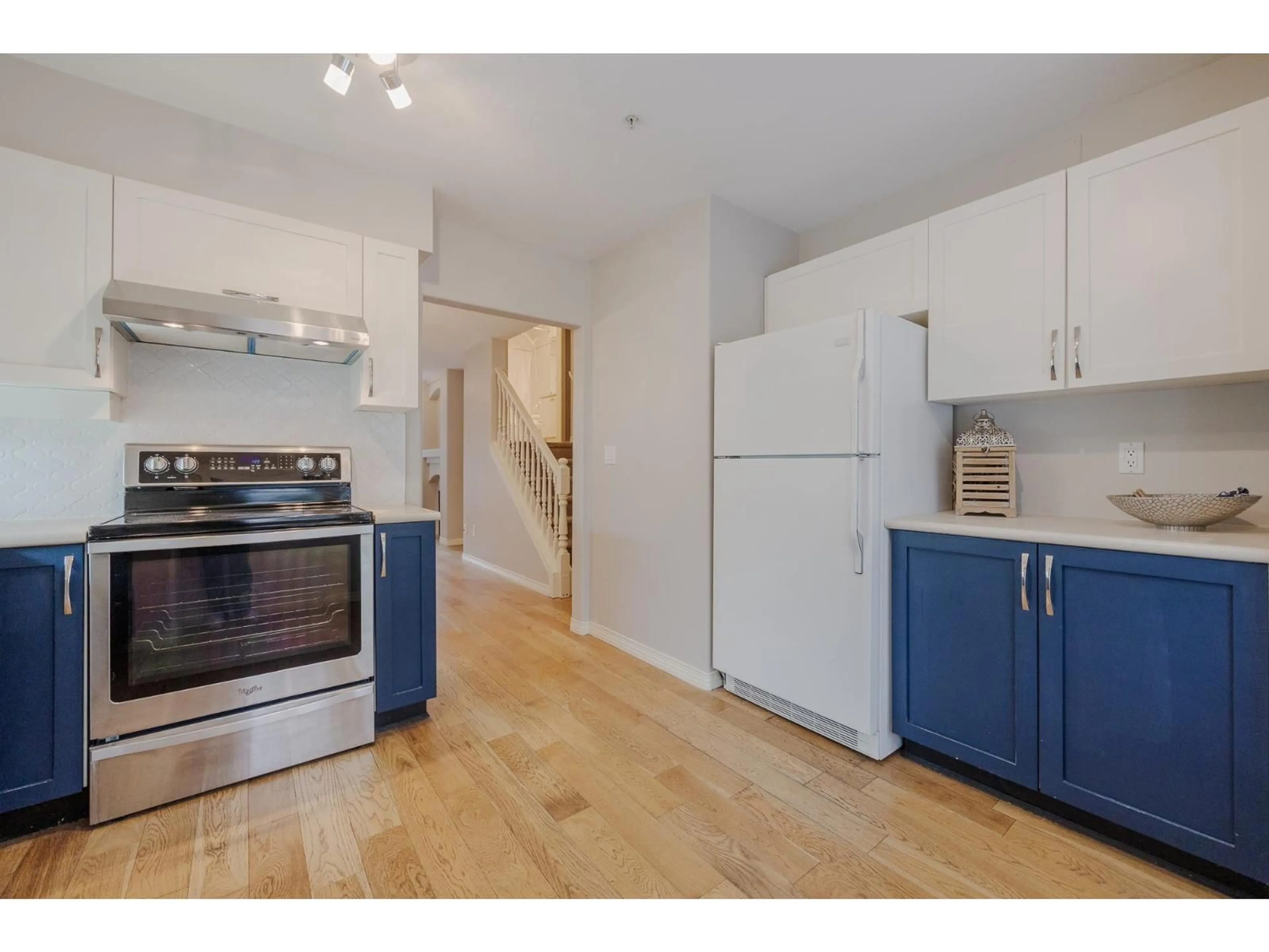 Unknown for 16 - 15432 16A AVENUE, Surrey British Columbia V4A1T3