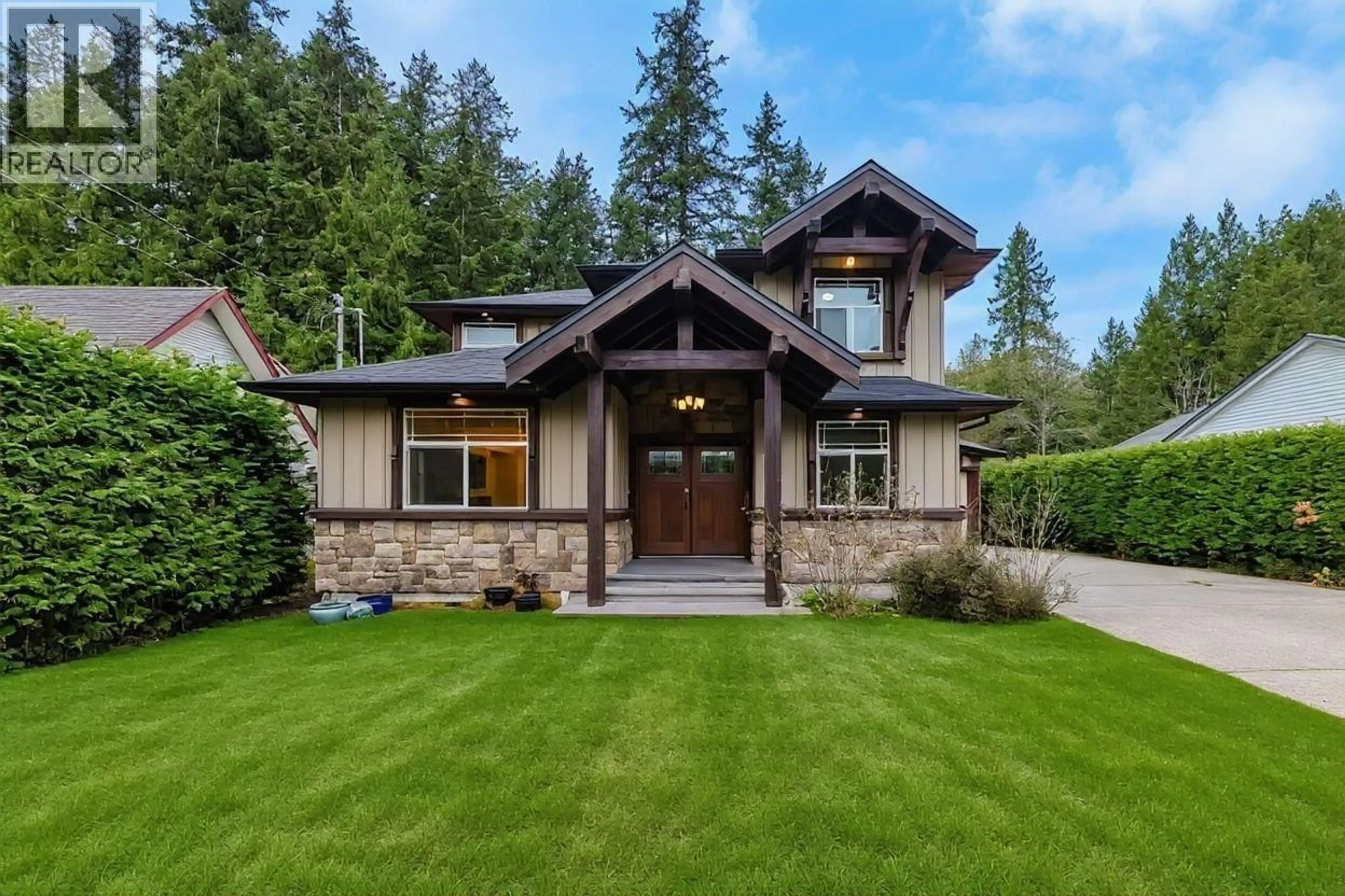 Home with vinyl exterior material, unknown for 597 OCEANVIEW DRIVE, Gibsons British Columbia V0N1V5