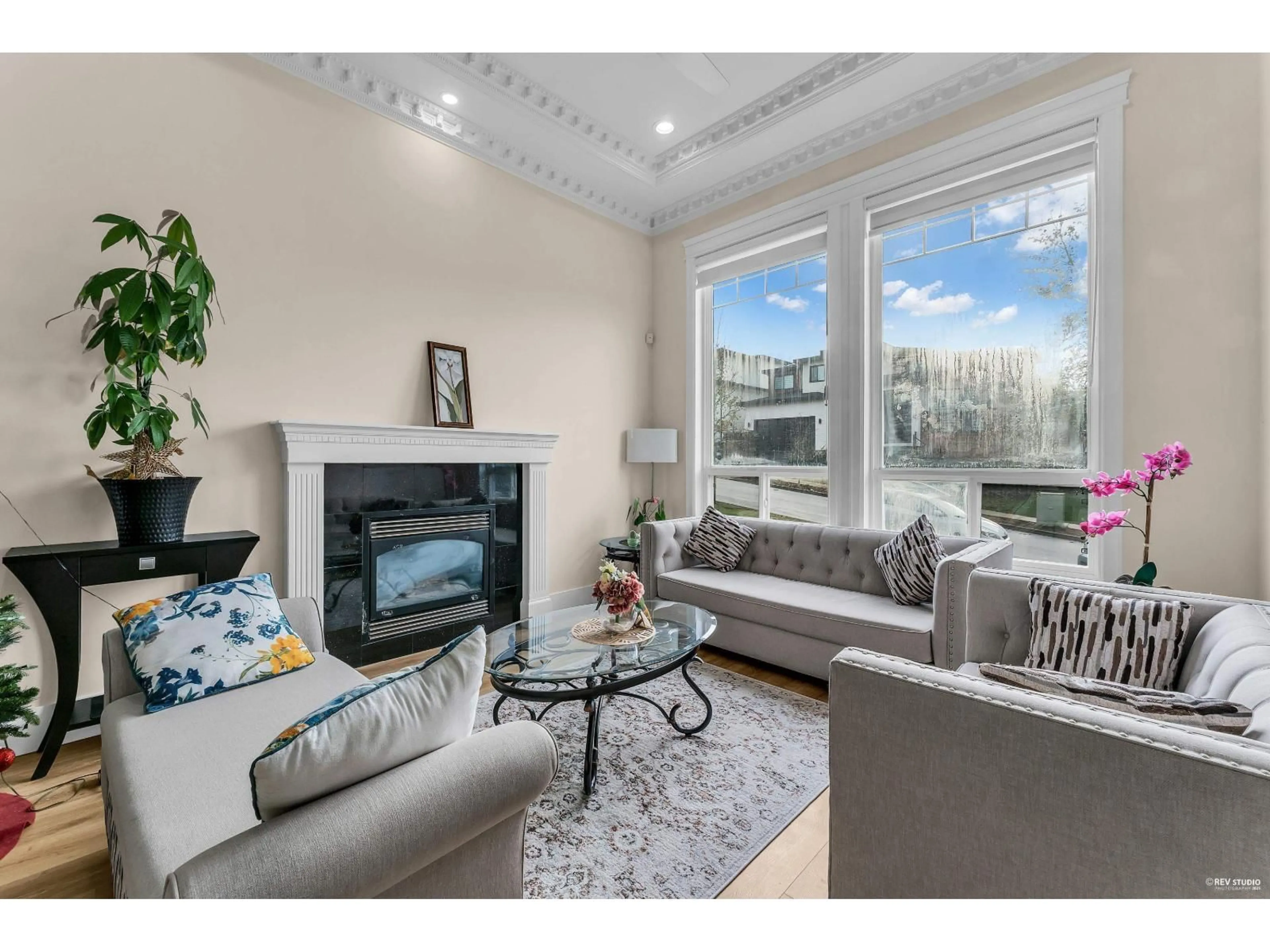 Living room with furniture, unknown for 18011 63B AVENUE, Surrey British Columbia V3S4G1