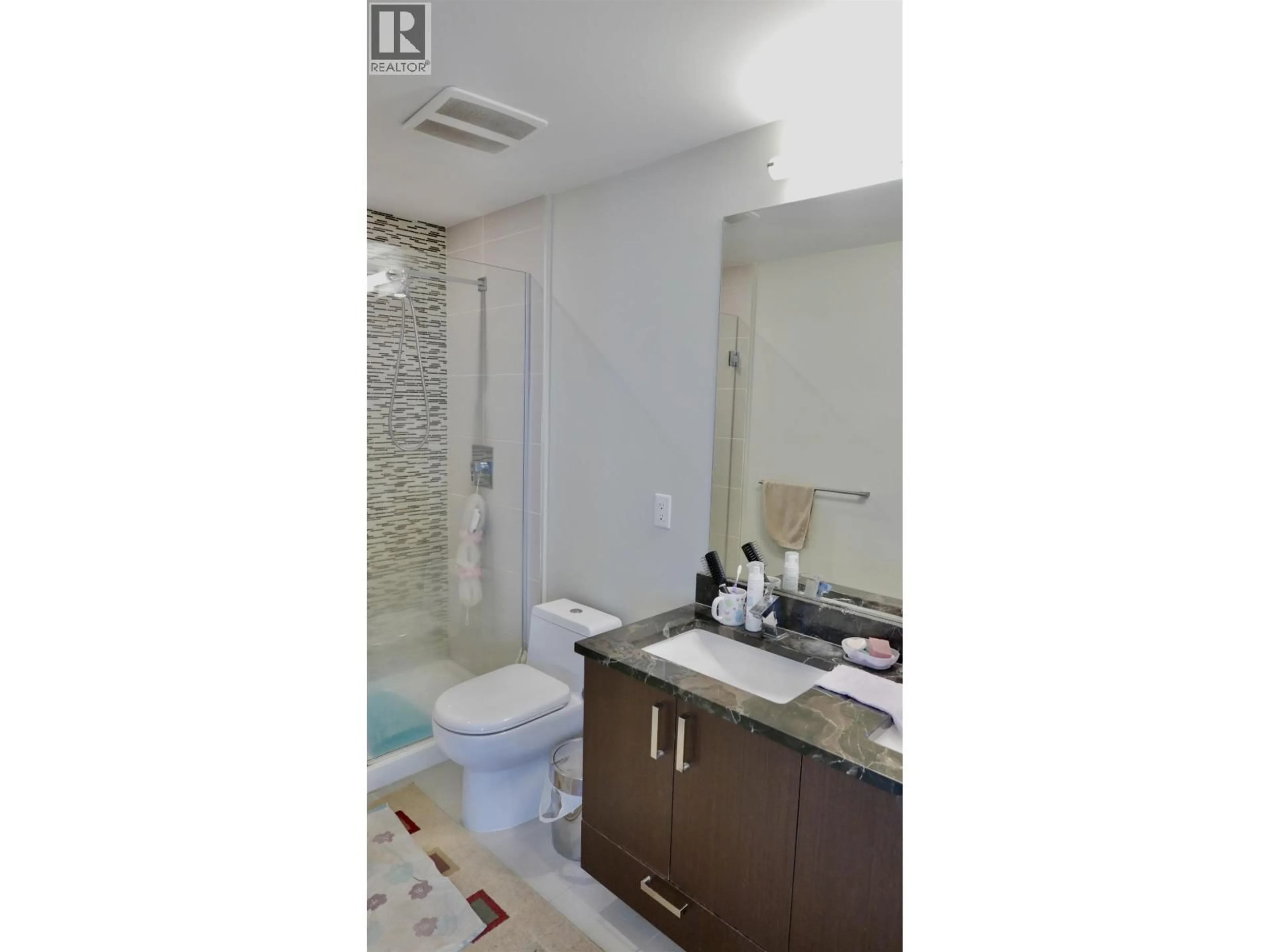 Standard bathroom, ceramic/tile floor for 1503 - 7117 ELMBRIDGE WAY, Richmond British Columbia V6X0J2