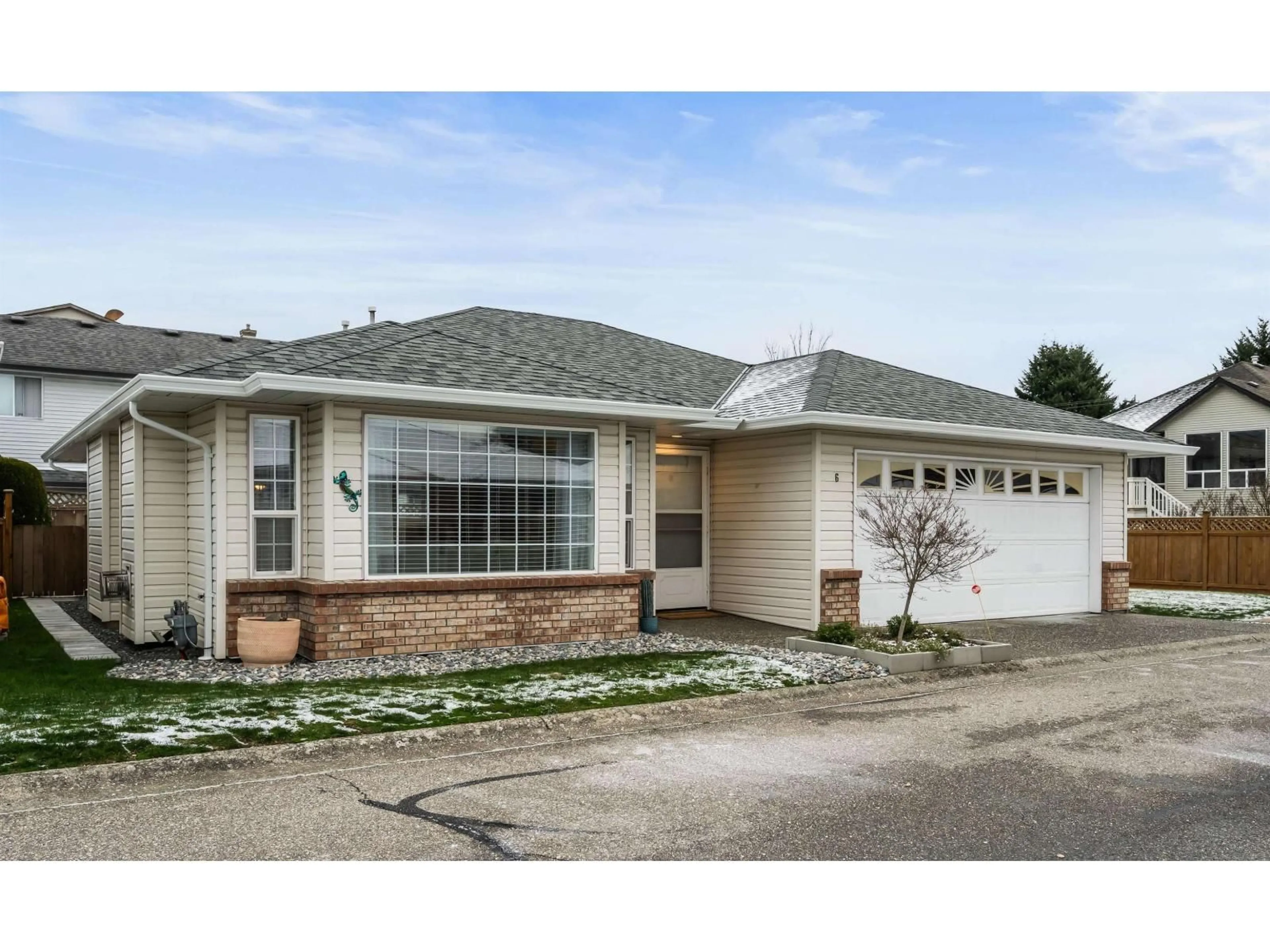 Home with vinyl exterior material, street for 6 - 9420 WOODBINE STREET, Chilliwack British Columbia V2P5S4