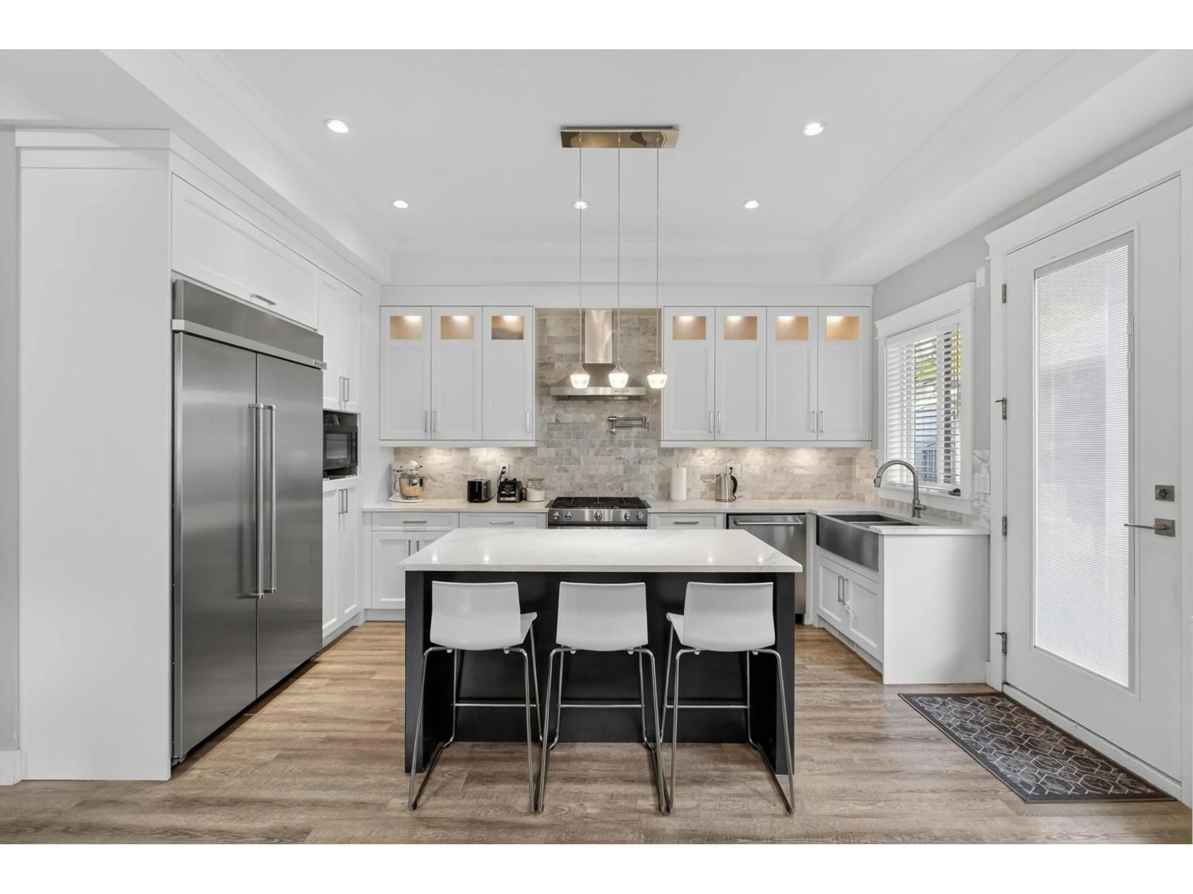 Open concept kitchen, ceramic/tile floor for 2926 160 STREET, Surrey British Columbia V3Z3W1