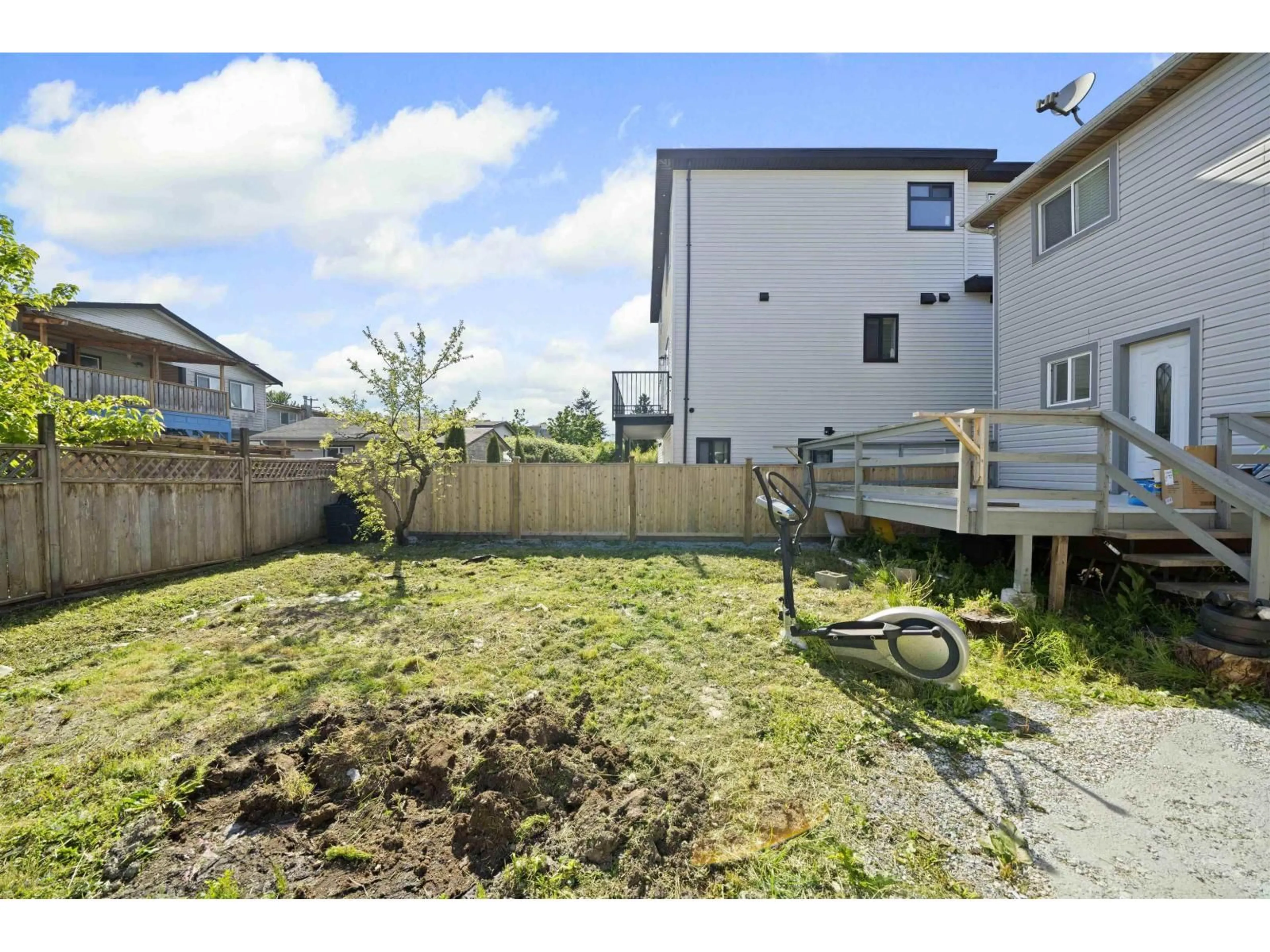 Patio, street for 12768 114A AVENUE, Surrey British Columbia V3V3P4