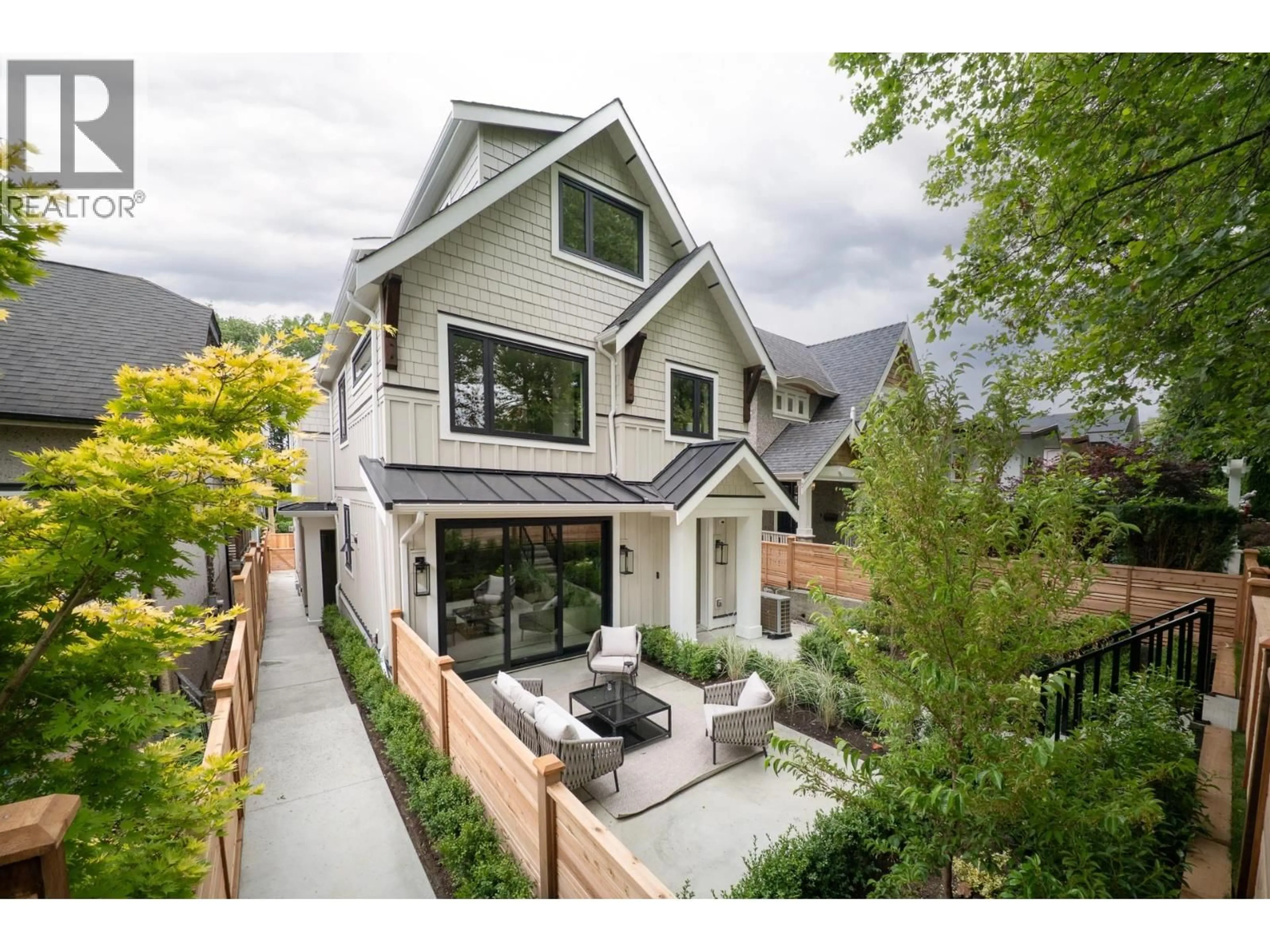 Home with brick exterior material, mountain view for 1 - 2154 6TH AVENUE, Vancouver British Columbia V5N1R1