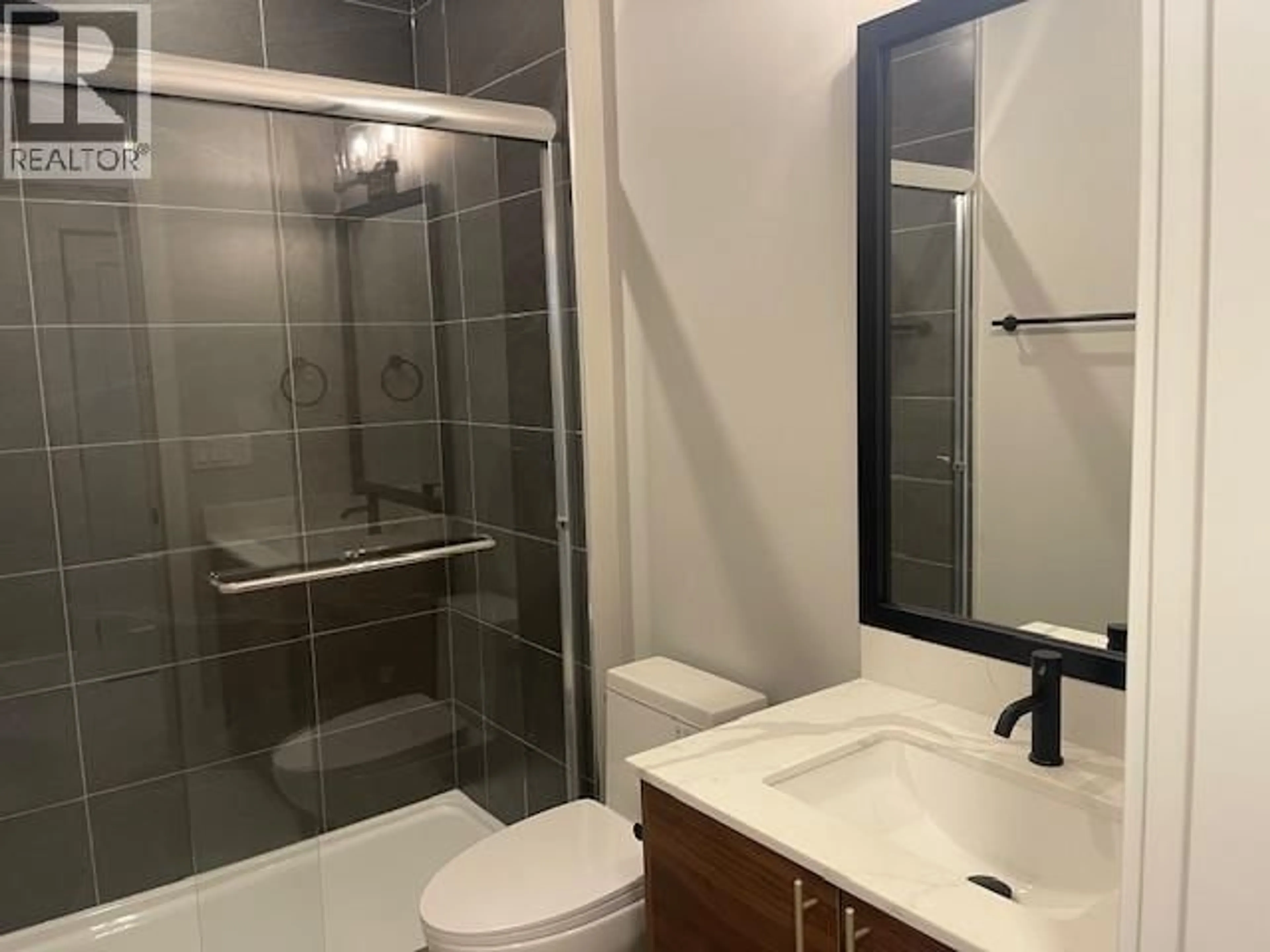 Standard bathroom, ceramic/tile floor for 4 - 9500 GARDEN CITY ROAD, Richmond British Columbia V7A2S2