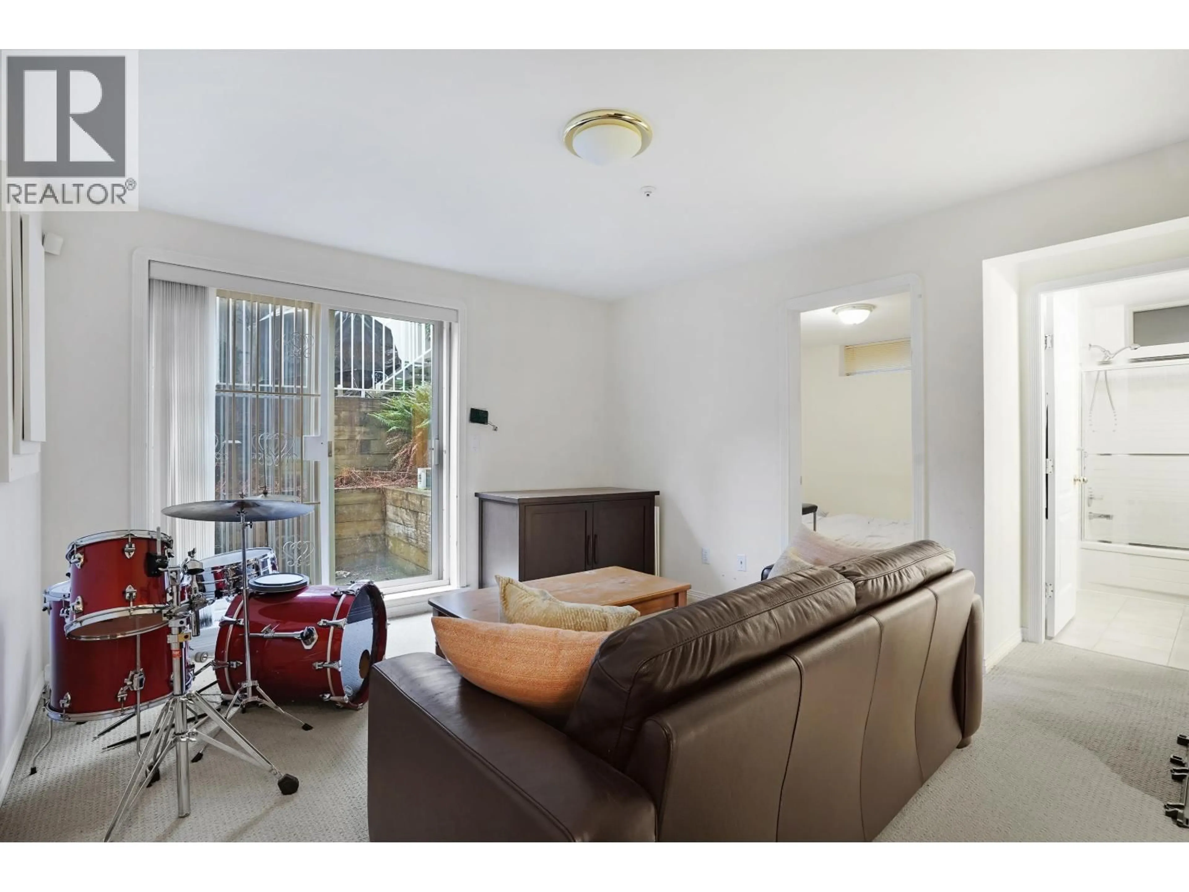 Living room with furniture, unknown for 3263 W 38TH AVENUE, Vancouver British Columbia V6N2X5