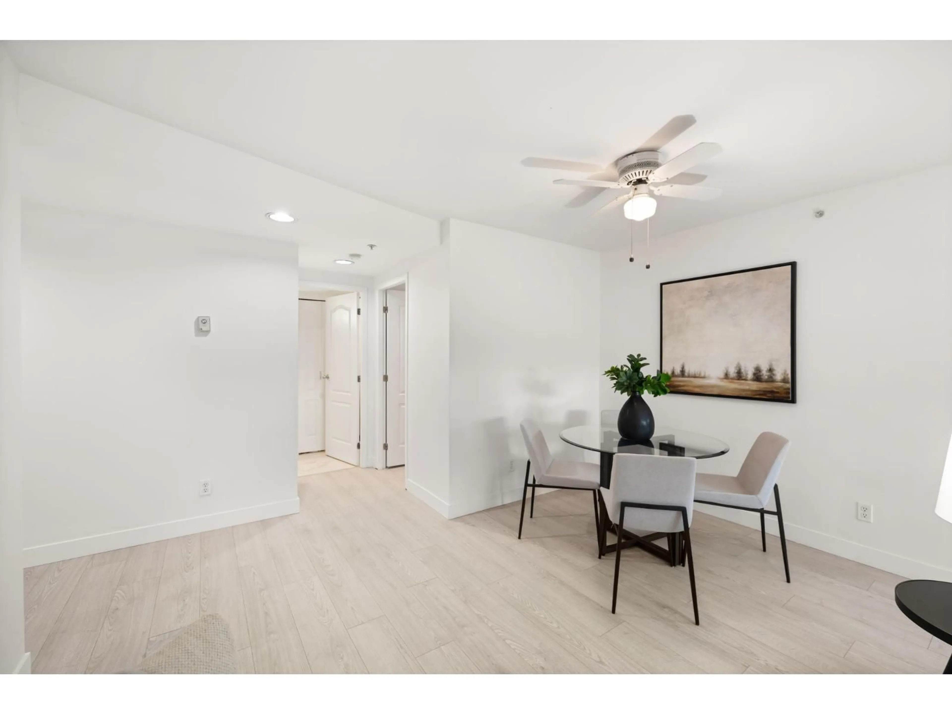 A pic of a room for 103 - 9962 148 STREET, Surrey British Columbia V3R0P9