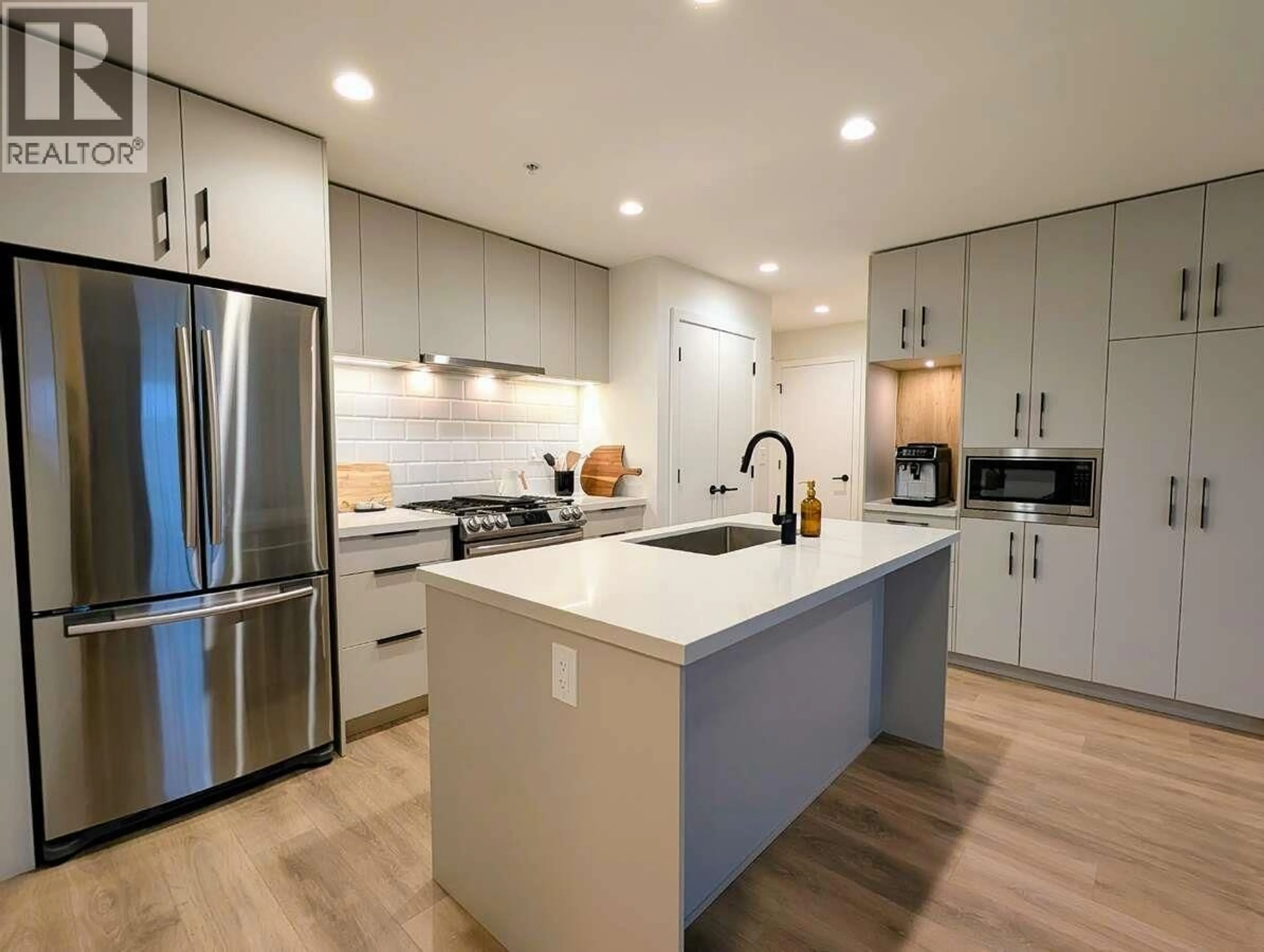 Open concept kitchen, unknown for 316 - 3038 ST GEORGE STREET, Port Moody British Columbia V3H0L3
