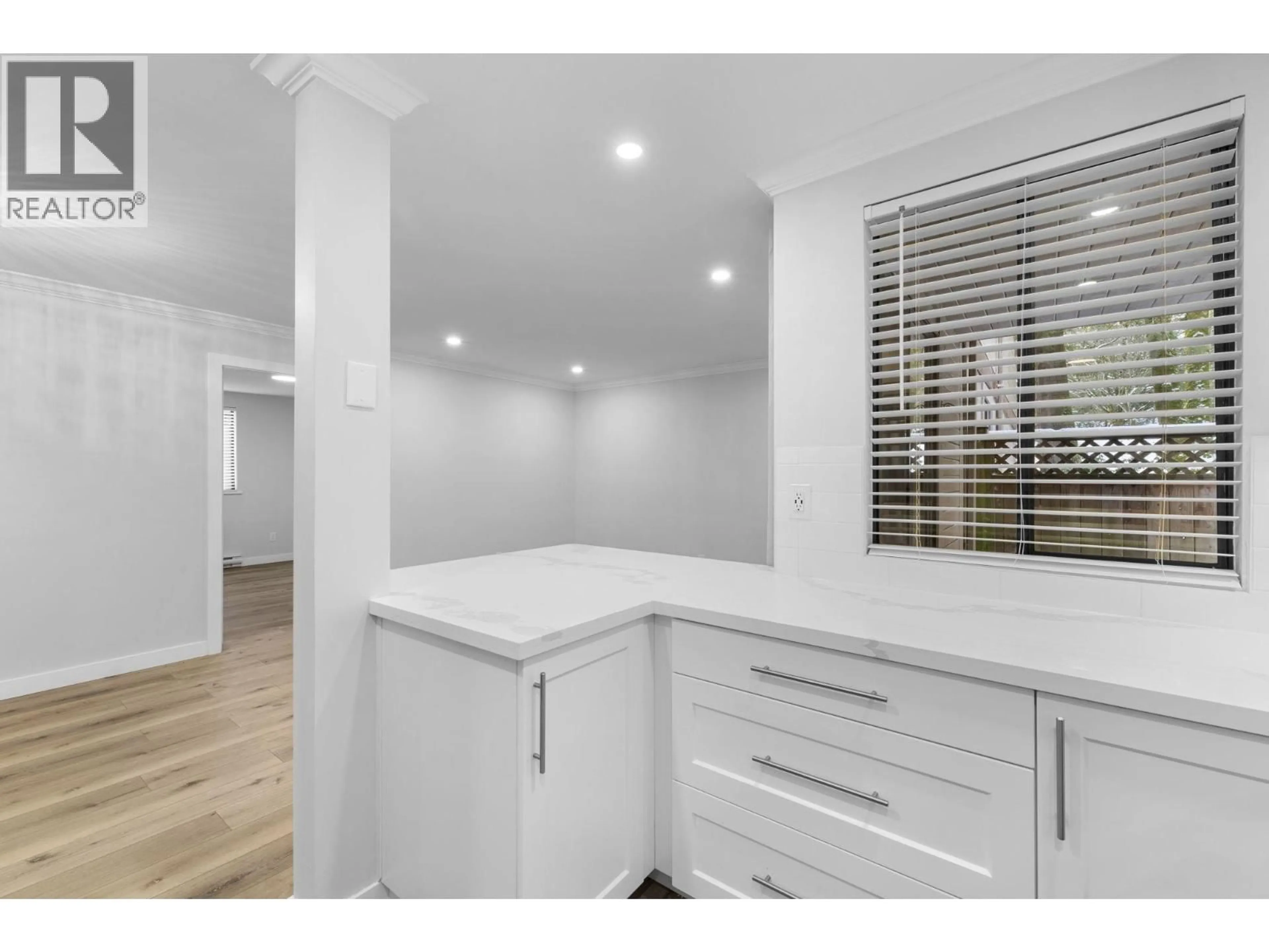 Unknown for 102 - 9152 SATURNA DRIVE, Burnaby British Columbia V3J7K2