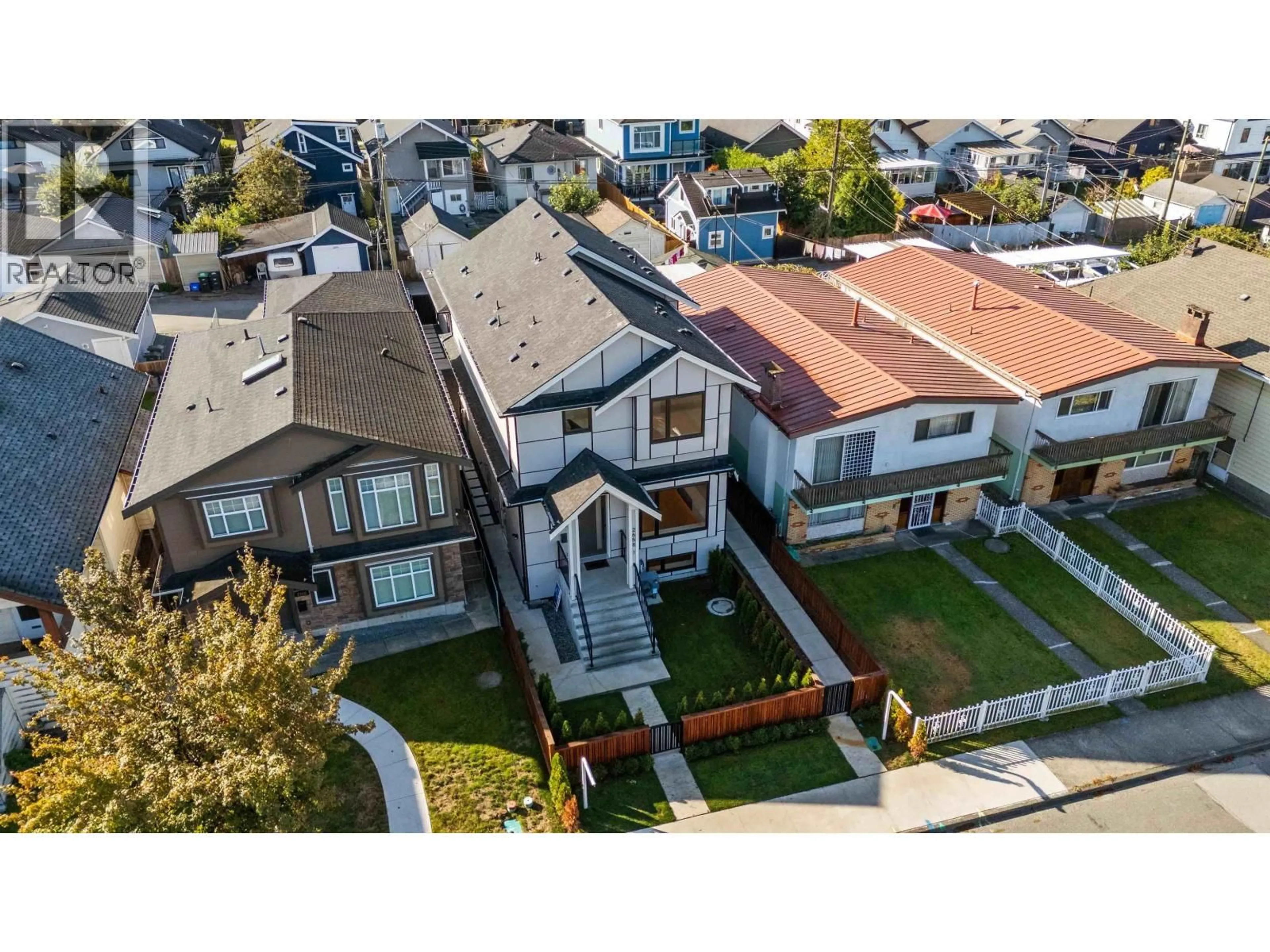 A pic from outside/outdoor area/front of a property/back of a property/a pic from drone, unknown for 1 - 2658 DUNDAS STREET, Vancouver British Columbia V5K1P9