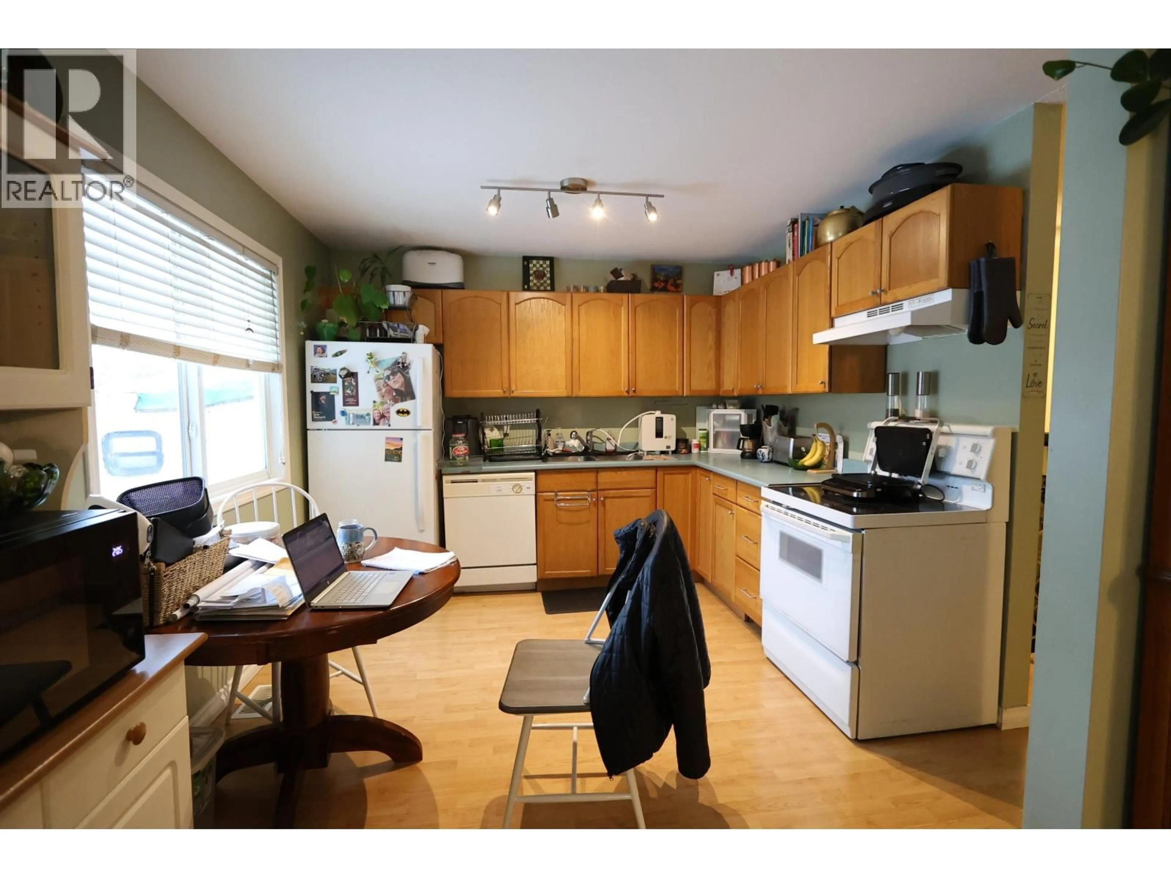 Standard kitchen, wood/laminate floor for 6015 SELKIRK CRESCENT, Prince George British Columbia V2N2G9