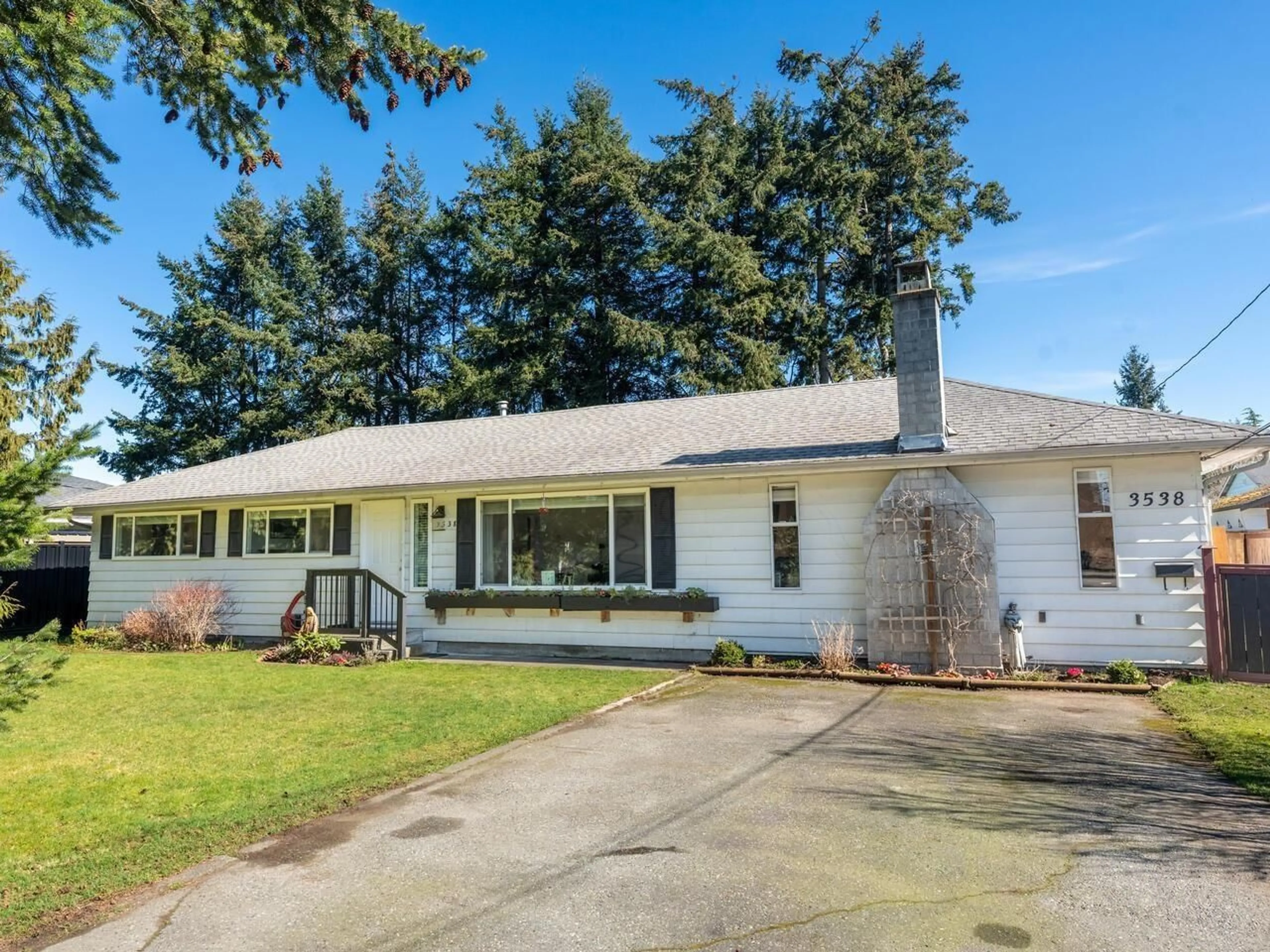 Home with vinyl exterior material, street for 3538 196 STREET, Langley British Columbia V3A4T7