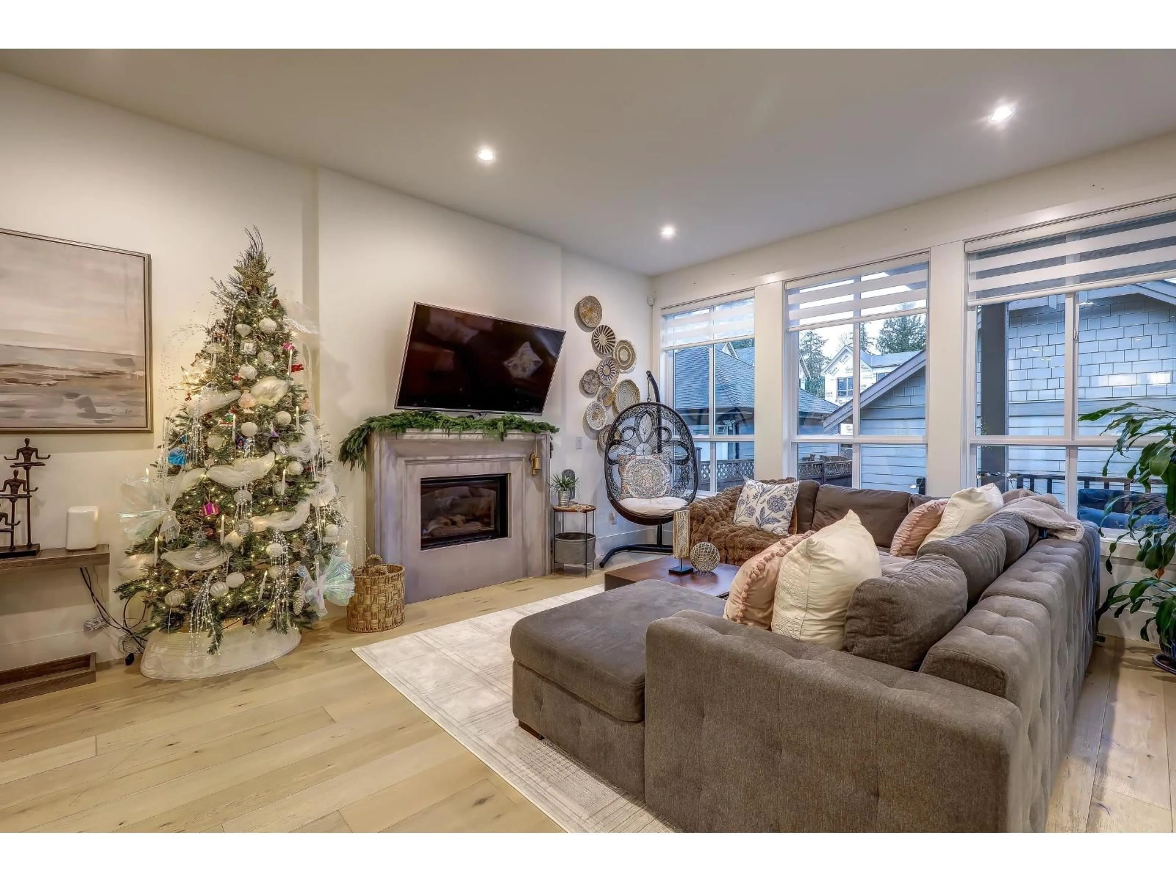 Living room with furniture, unknown for 2525 168 STREET, Surrey British Columbia V3S0A7