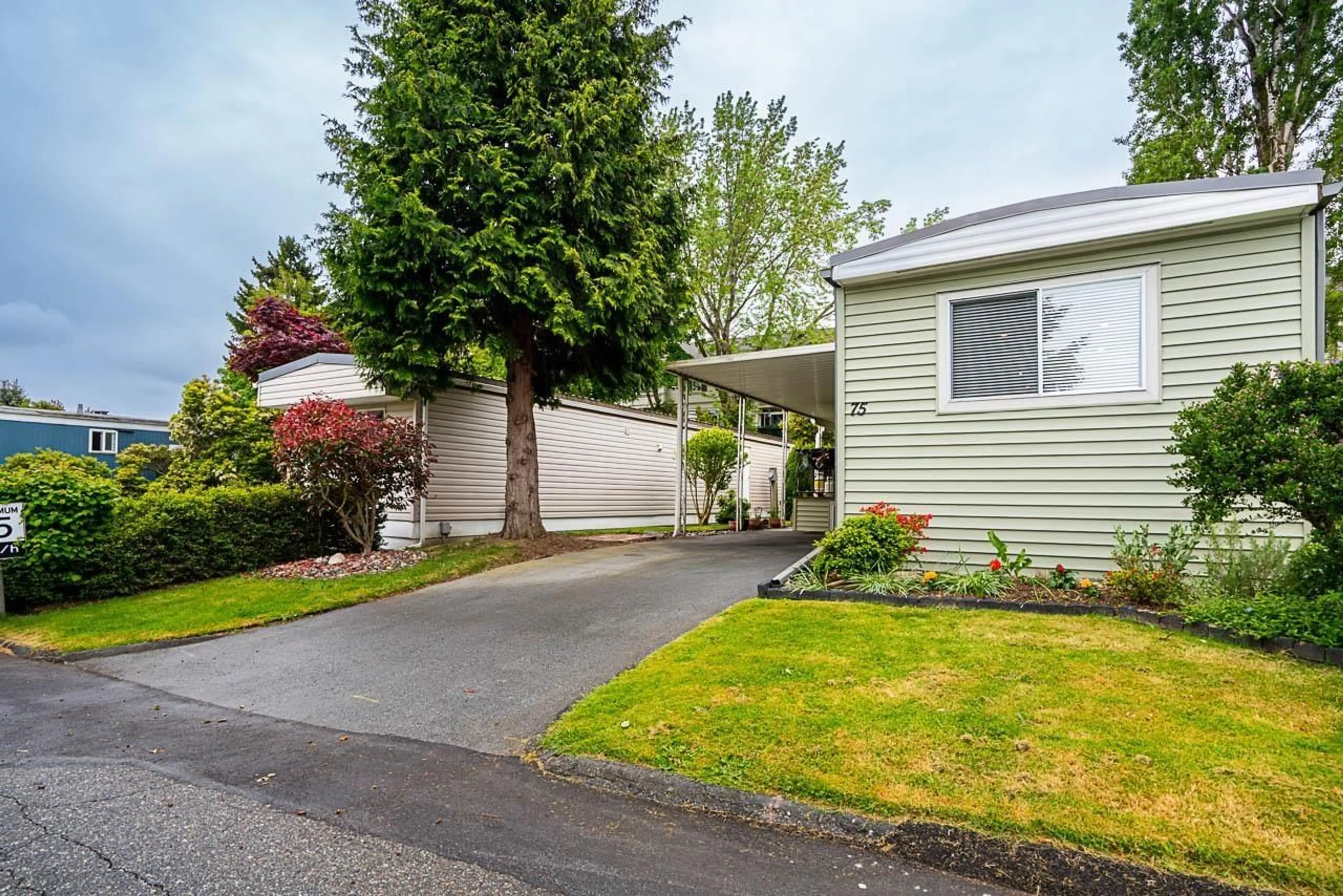 Home with vinyl exterior material, street for 75 - 1840 160 STREET, Surrey British Columbia V4A4X4