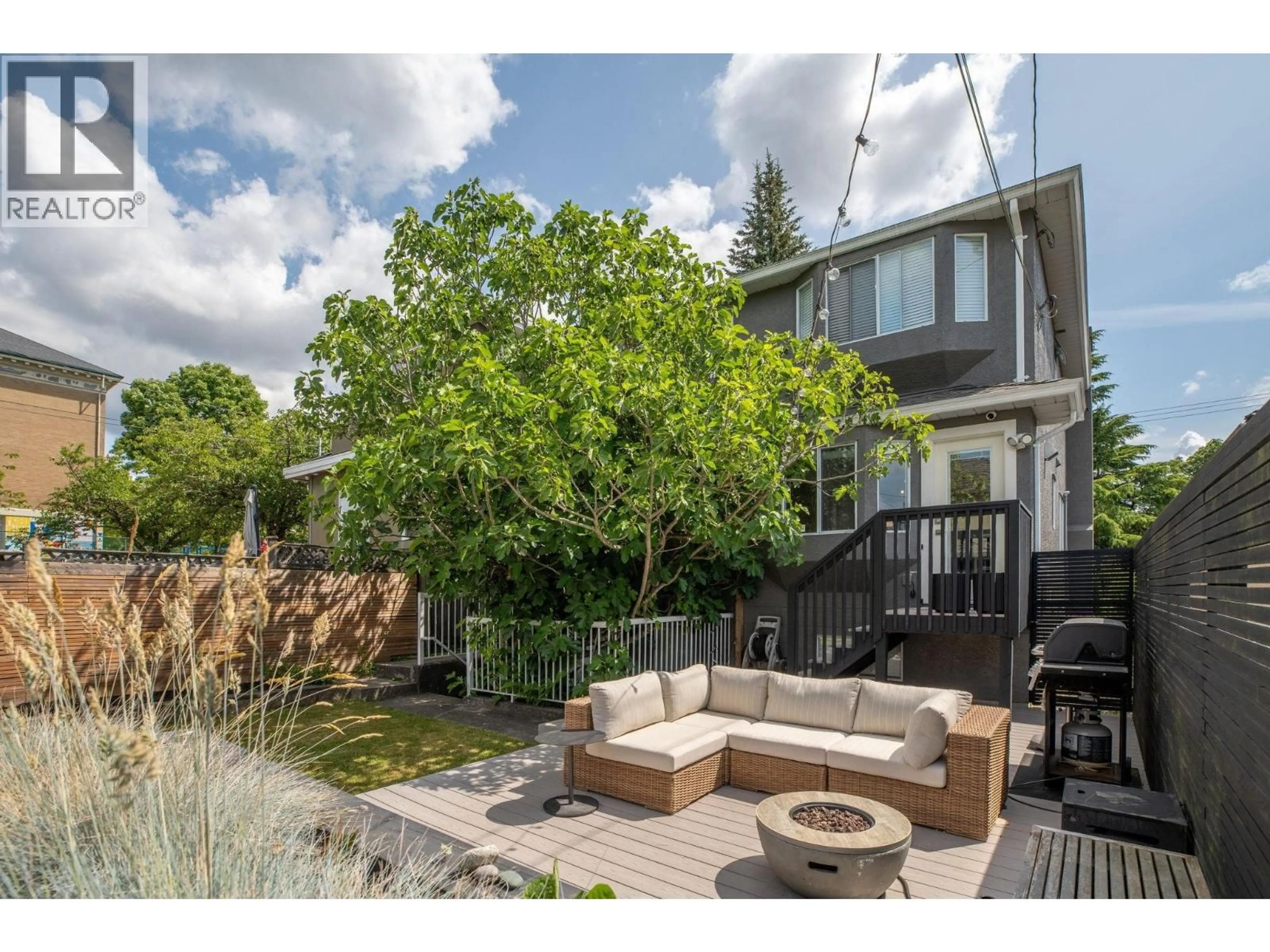 Patio, street for 5921 ONTARIO STREET, Vancouver British Columbia V5W2M1