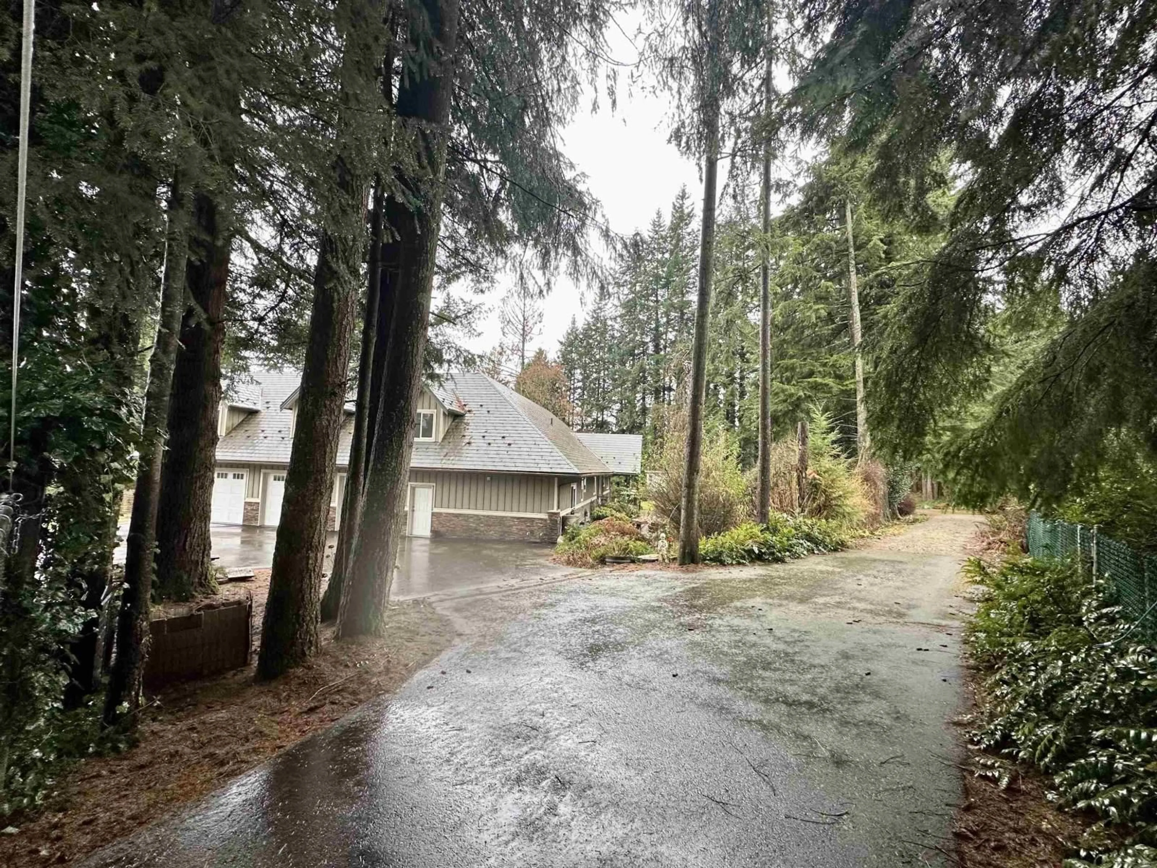 A pic from outside/outdoor area/front of a property/back of a property/a pic from drone, forest/trees view for 31730 VIEWCREST AVENUE, Mission British Columbia V4S1E7