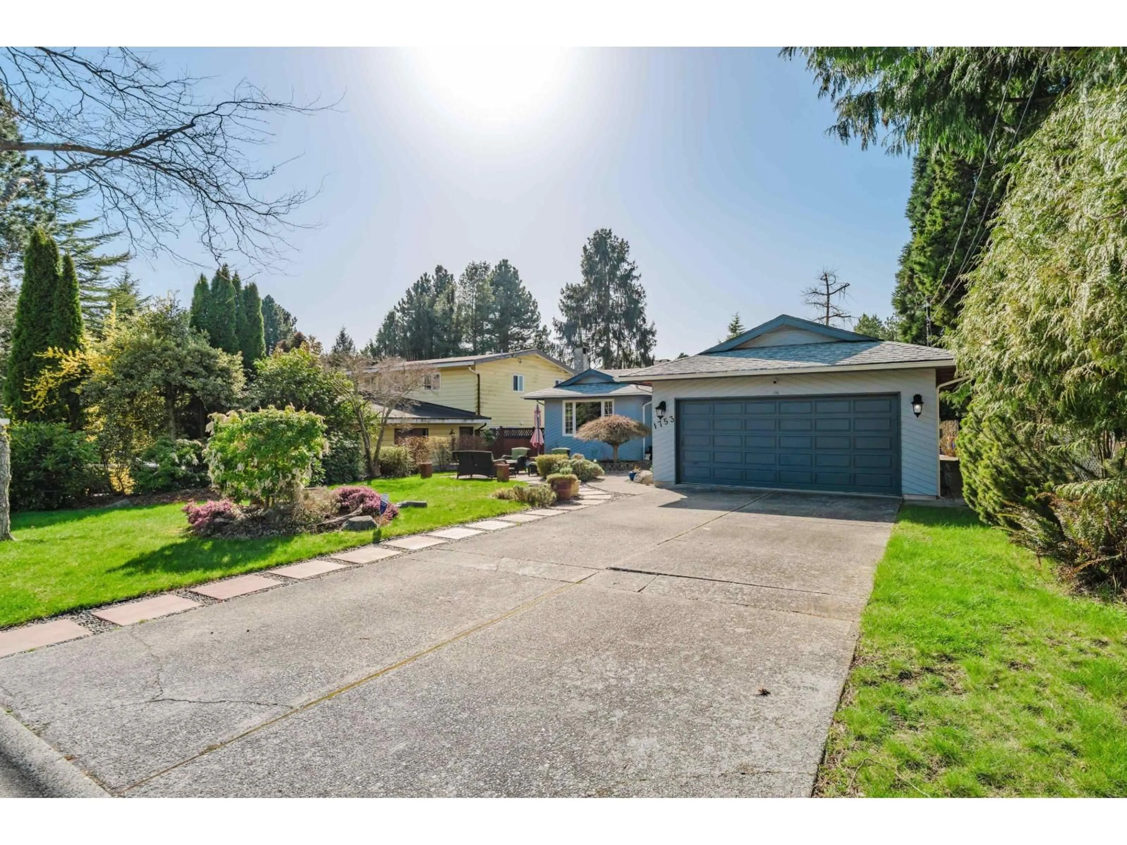 A pic from outside/outdoor area/front of a property/back of a property/a pic from drone, street for 1753 146 STREET, Surrey British Columbia V4A5V4