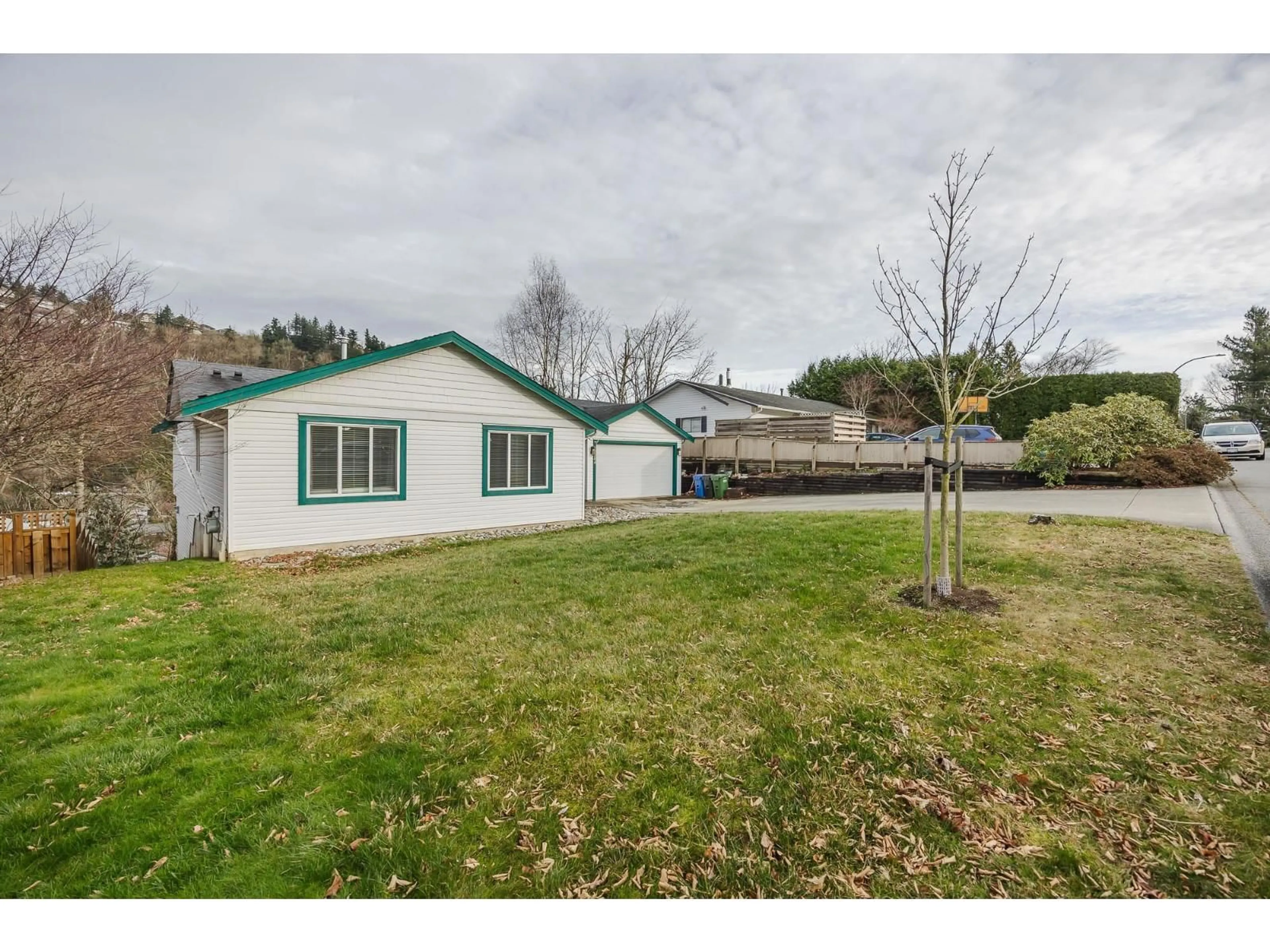 A pic from outside/outdoor area/front of a property/back of a property/a pic from drone, unknown for 2284 ORCHARD DRIVE, Abbotsford British Columbia V3G2B7