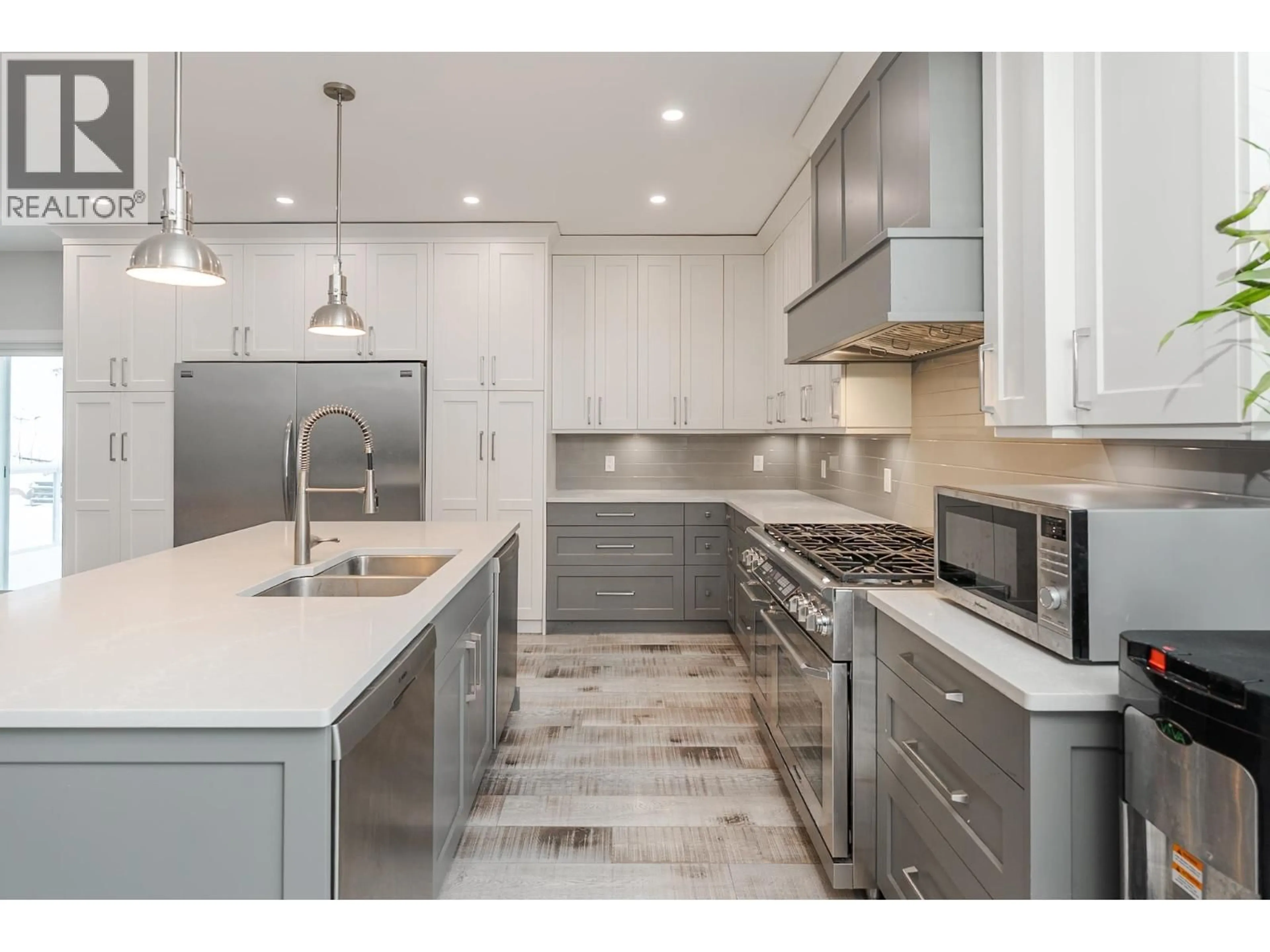 Contemporary kitchen, ceramic/tile floor for 3350 HILLSIDE DRIVE, Prince George British Columbia V2K4Y6