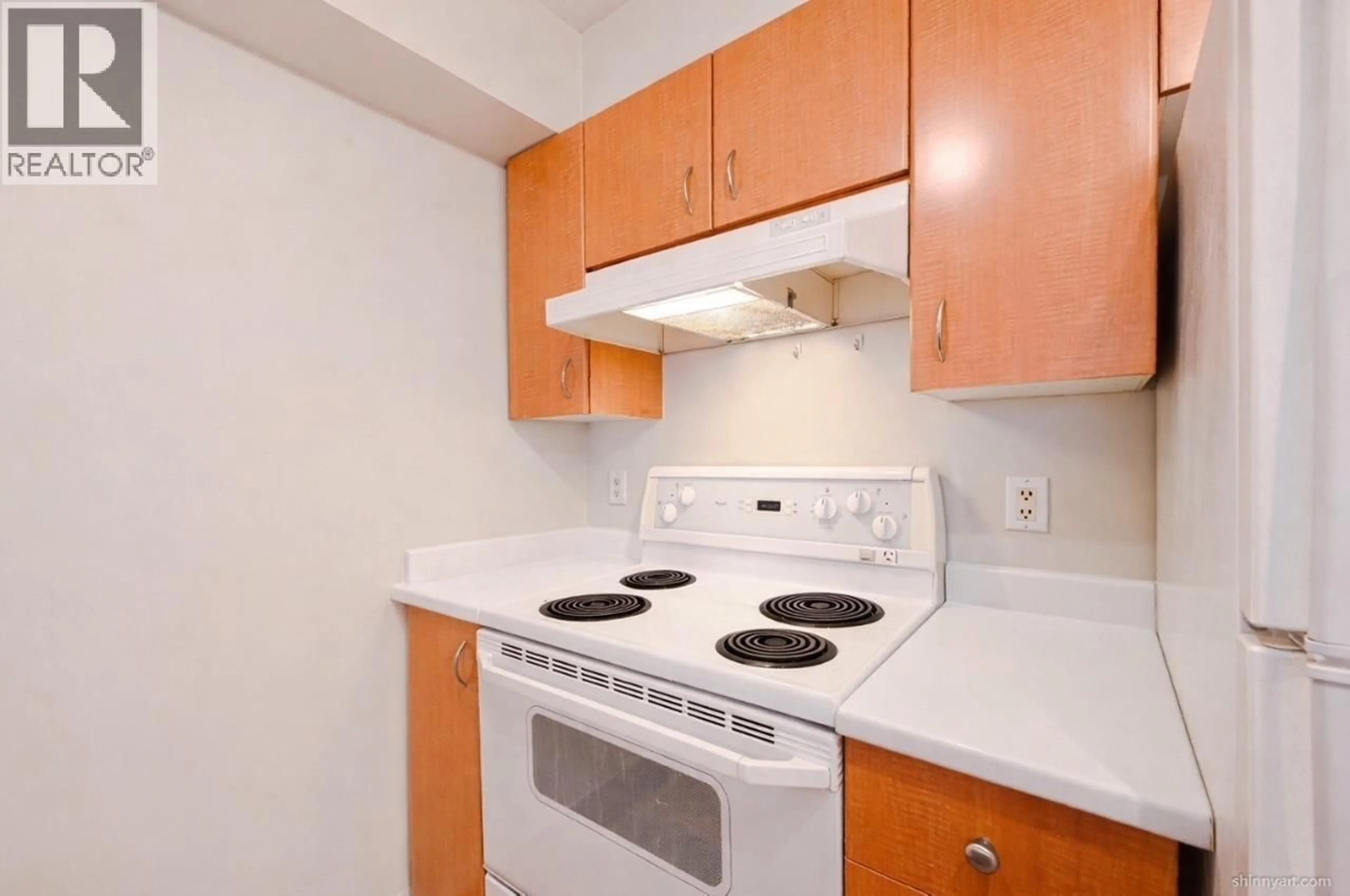 Standard kitchen, unknown for 1902 - 5288 MELBOURNE STREET, Vancouver British Columbia V5R6E6