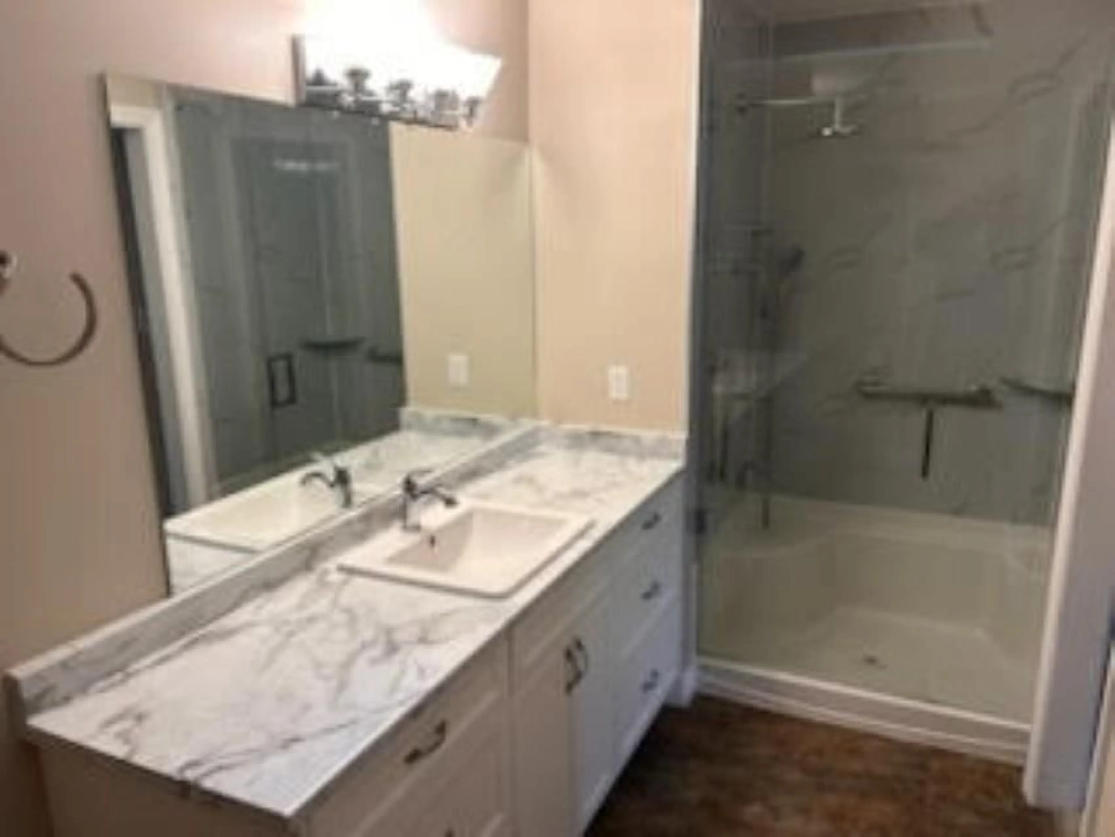 Standard bathroom, ceramic/tile floor for 9 - 3054 TRAFALGAR STREET, Abbotsford British Columbia V2S7X6