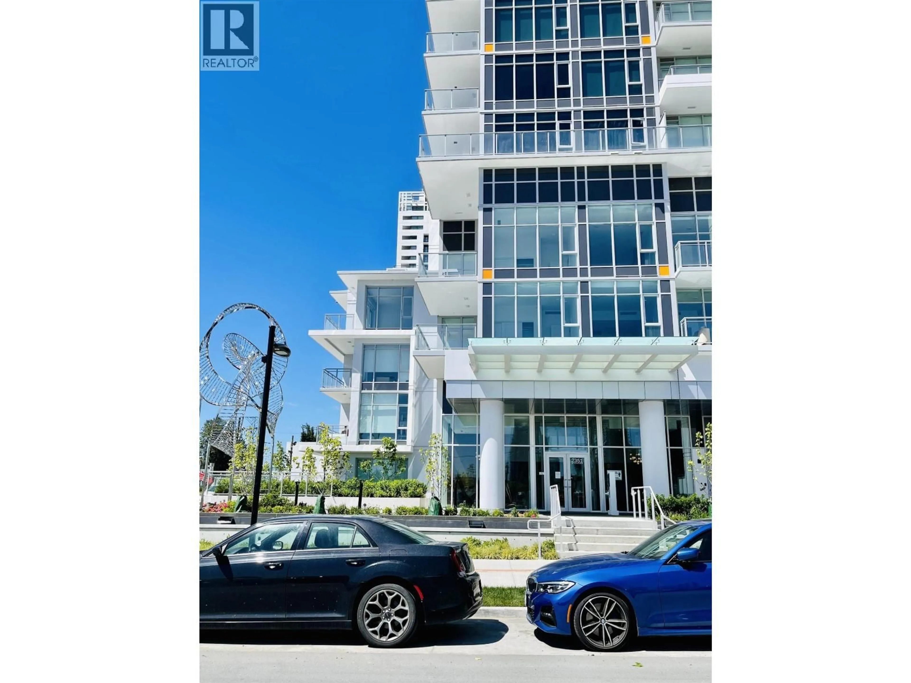 Indoor foyer for 1605 - 2351 BETA AVENUE, Burnaby British Columbia V5C0M2