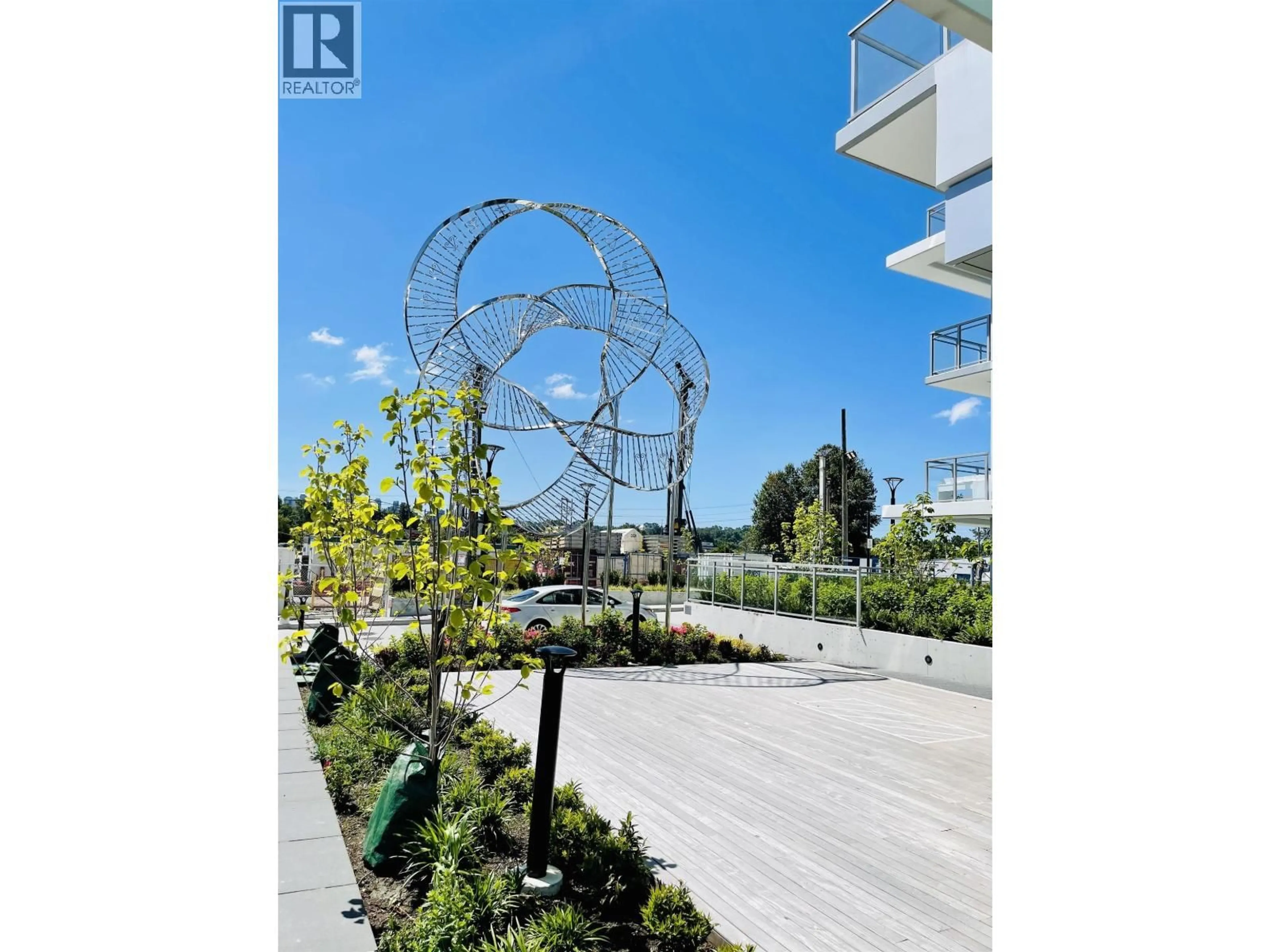 Patio, street for 1605 - 2351 BETA AVENUE, Burnaby British Columbia V5C0M2