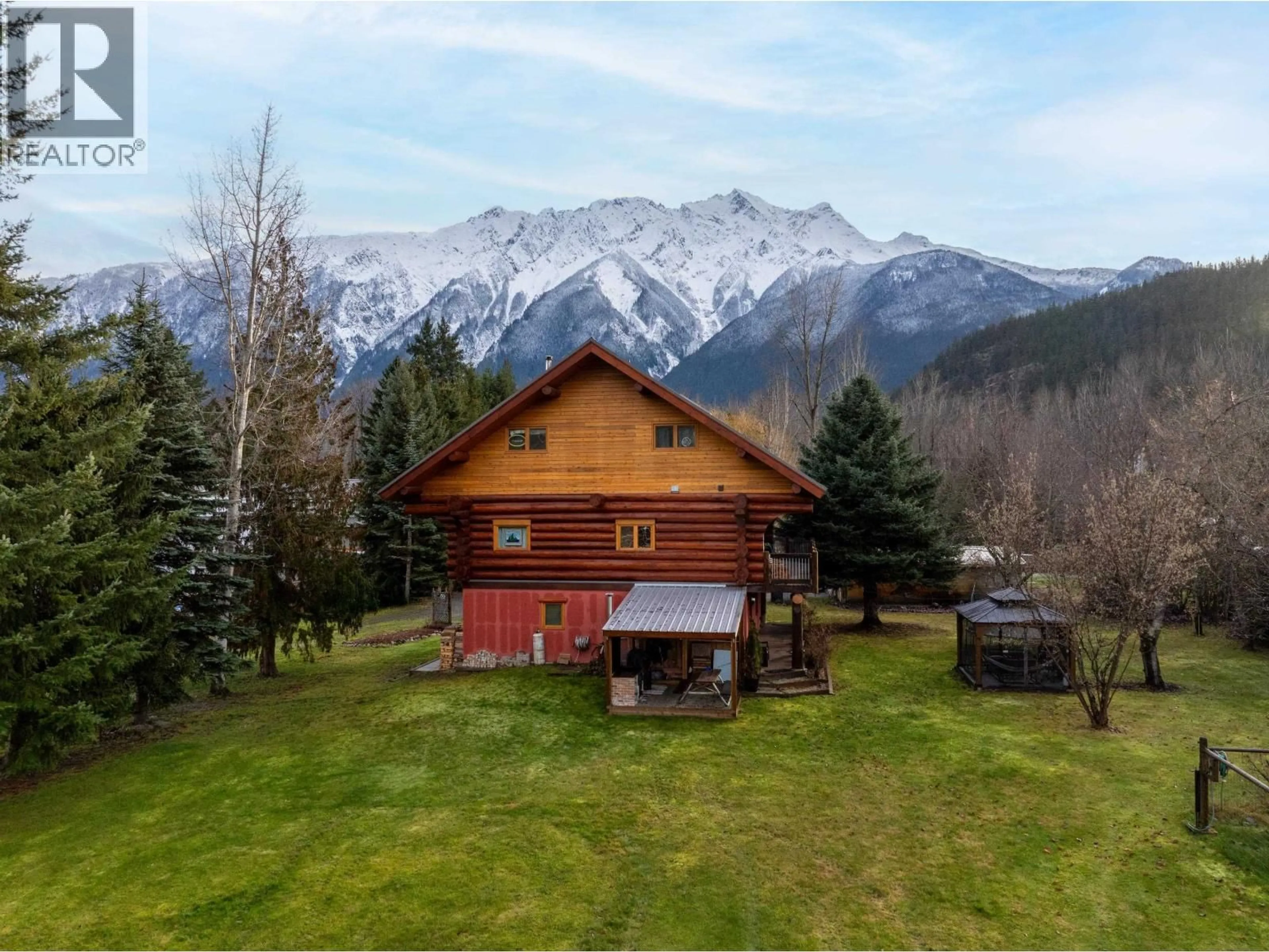 A pic from outside/outdoor area/front of a property/back of a property/a pic from drone, mountain view for 1539 PORTAGE ROAD, Pemberton British Columbia V0N2L0