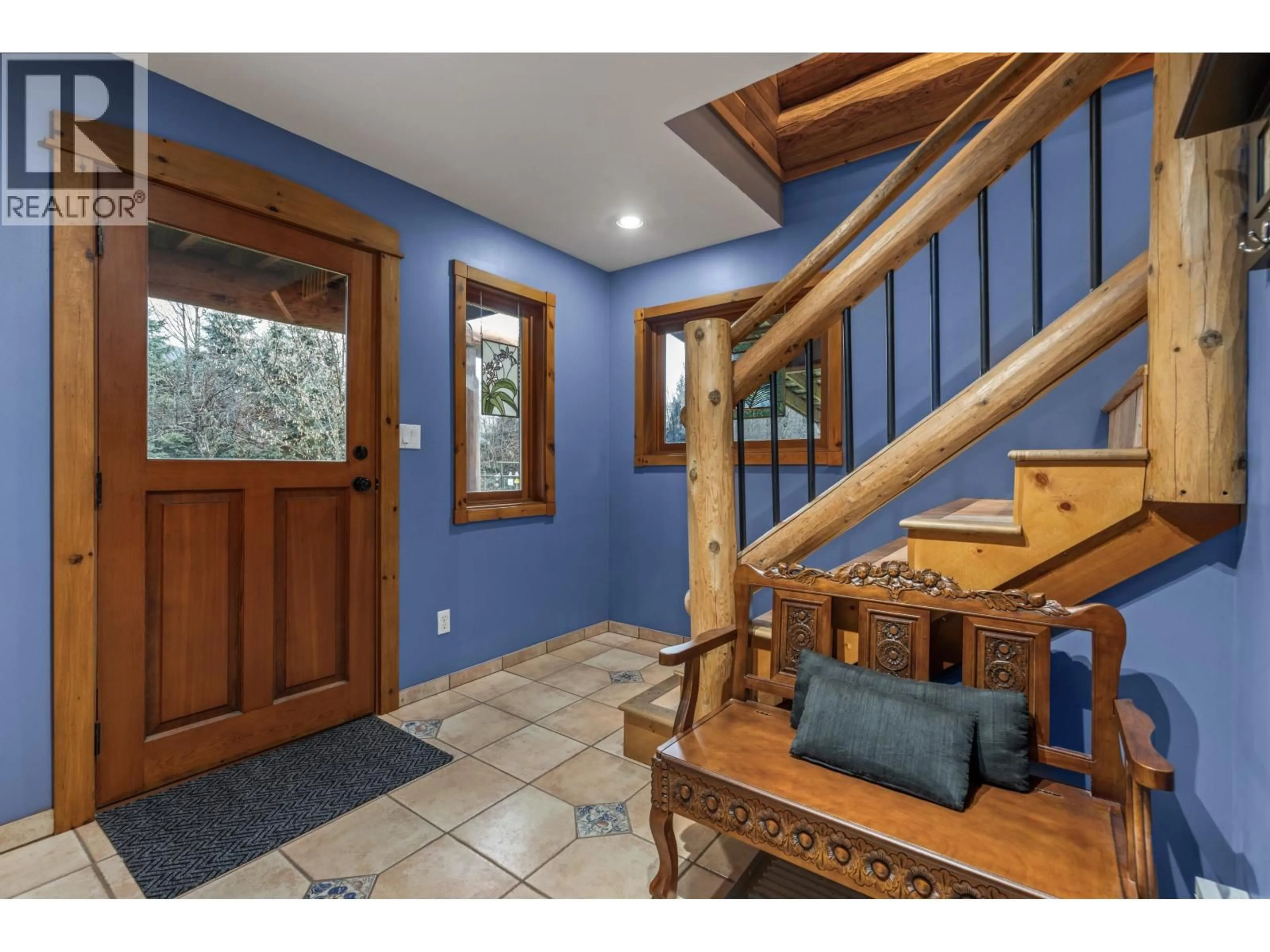Indoor entryway for 1539 PORTAGE ROAD, Pemberton British Columbia V0N2L0