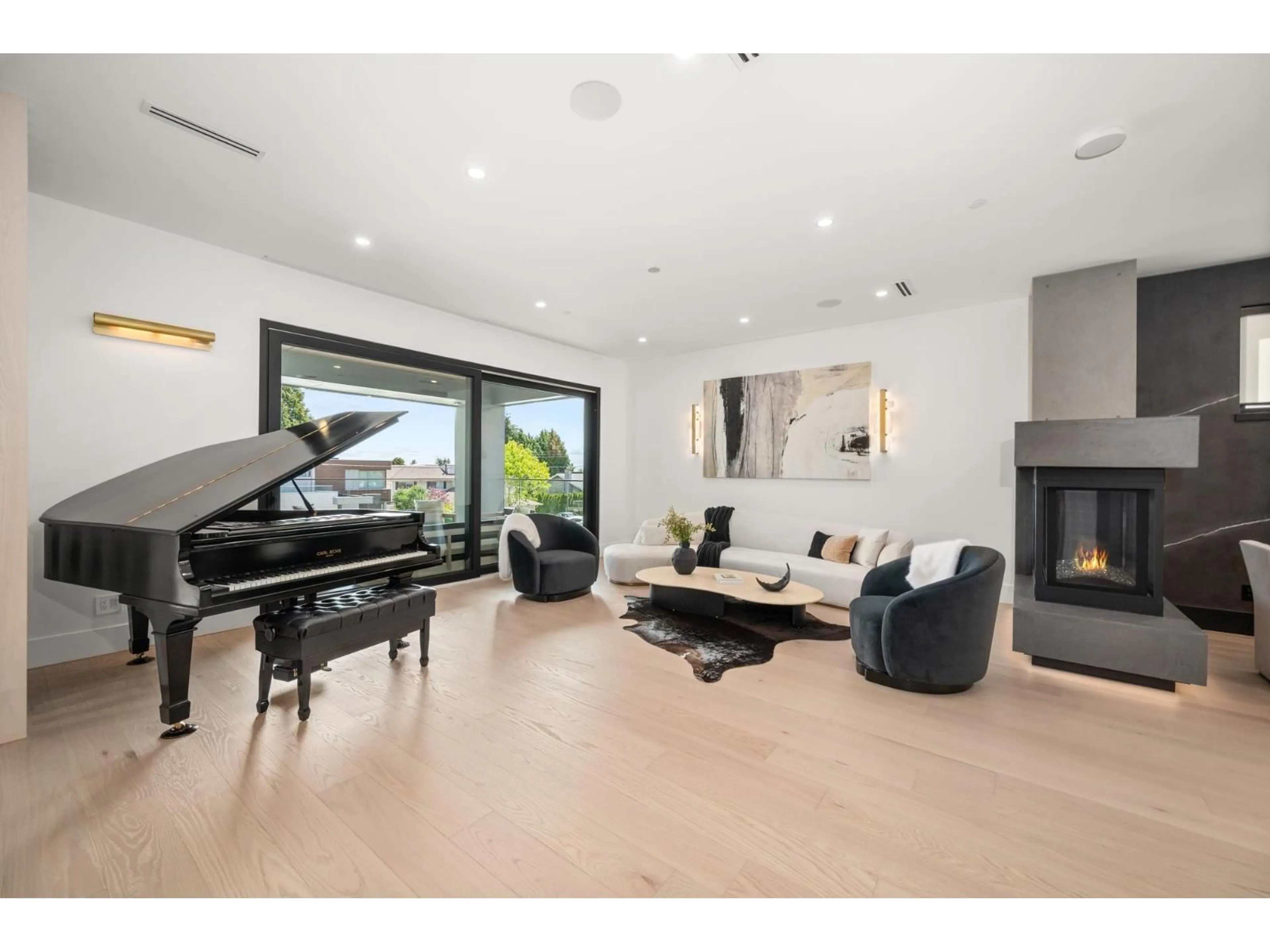 Living room with furniture, unknown for 1265 KENT STREET, White Rock British Columbia V4B4T6