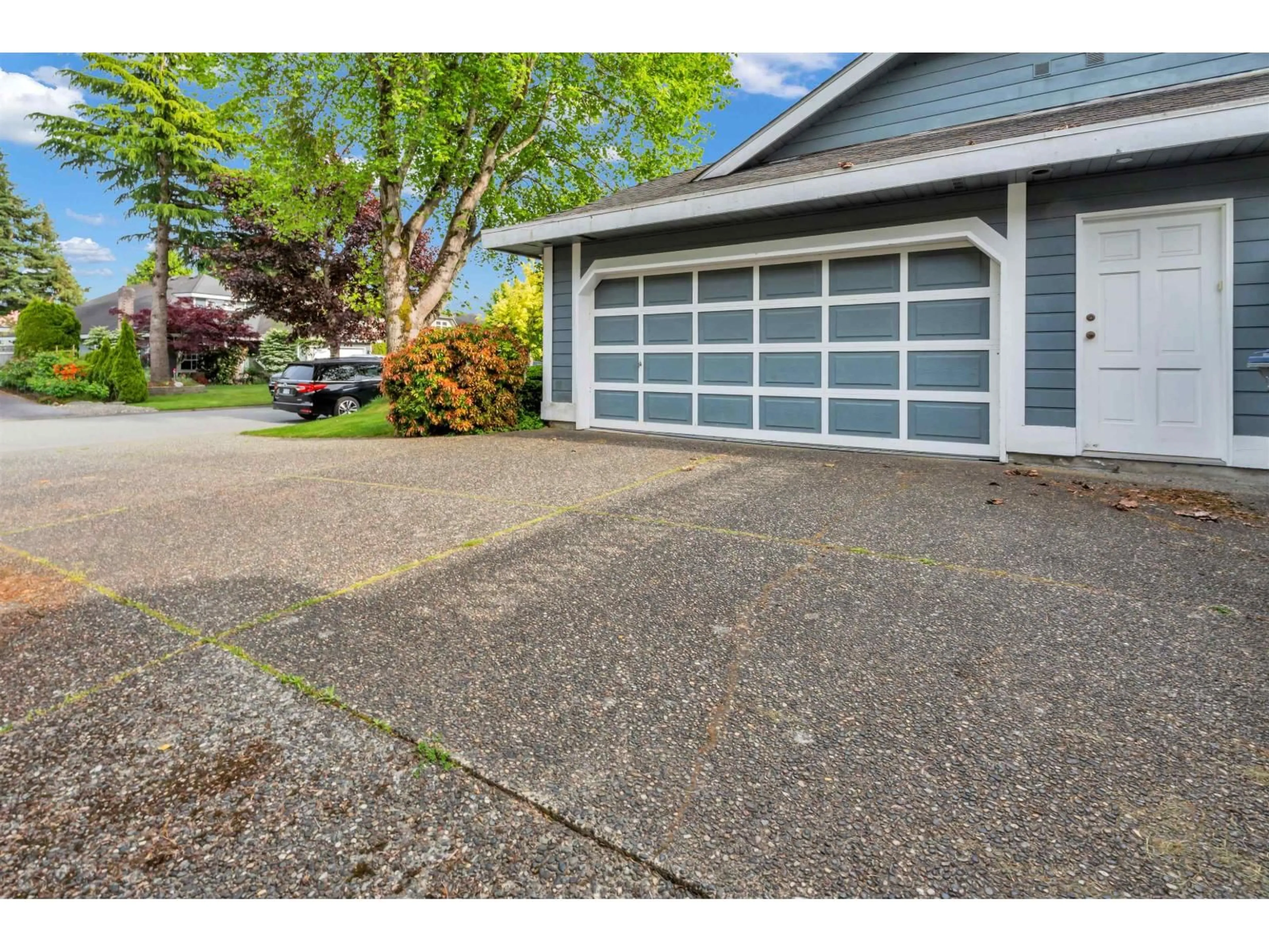 Indoor garage for 2151 148A STREET, Surrey British Columbia V4A8L7