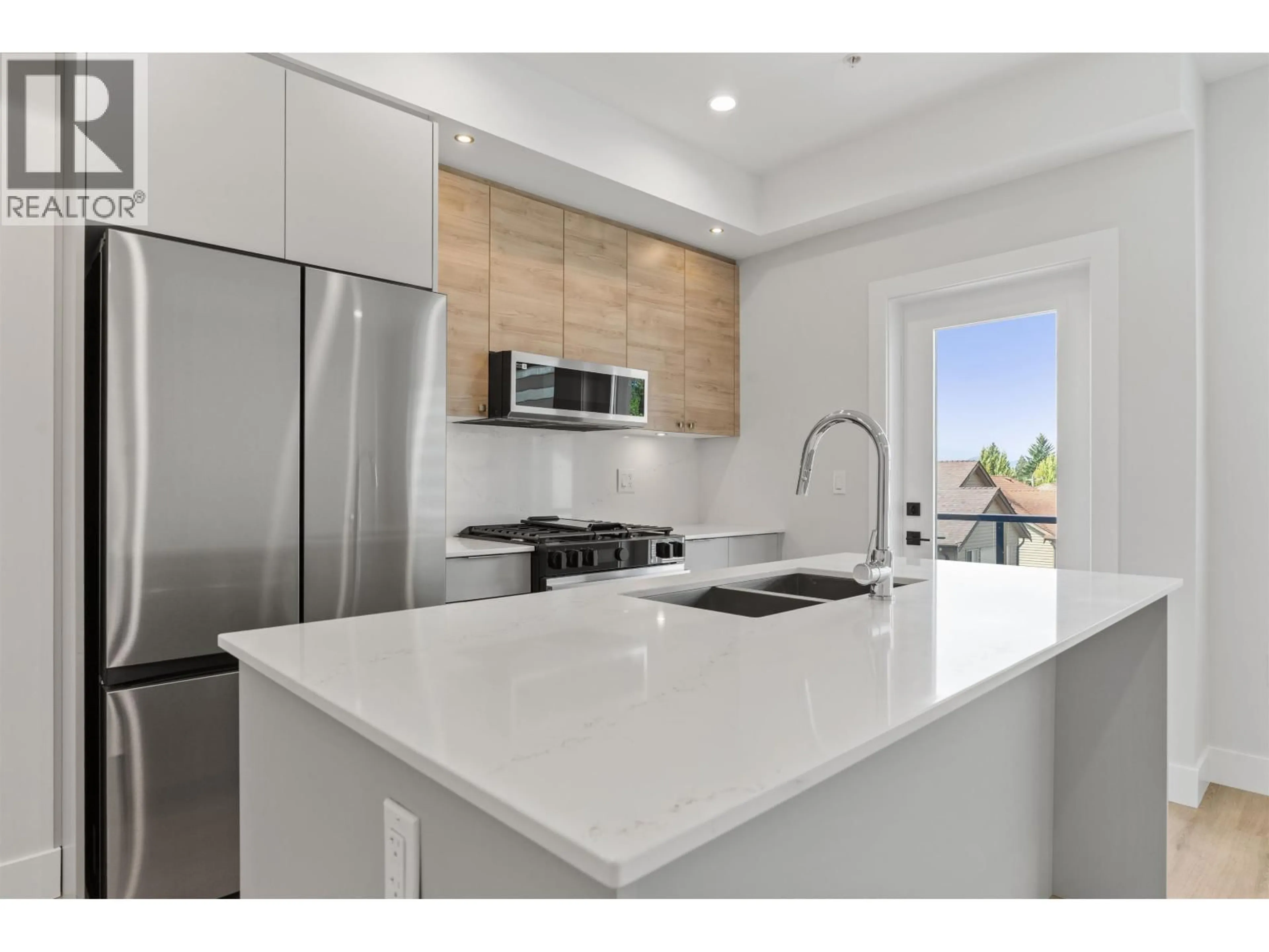 Open concept kitchen, ceramic/tile floor for 38 - 10640 248 STREET, Maple Ridge British Columbia V2W0K9