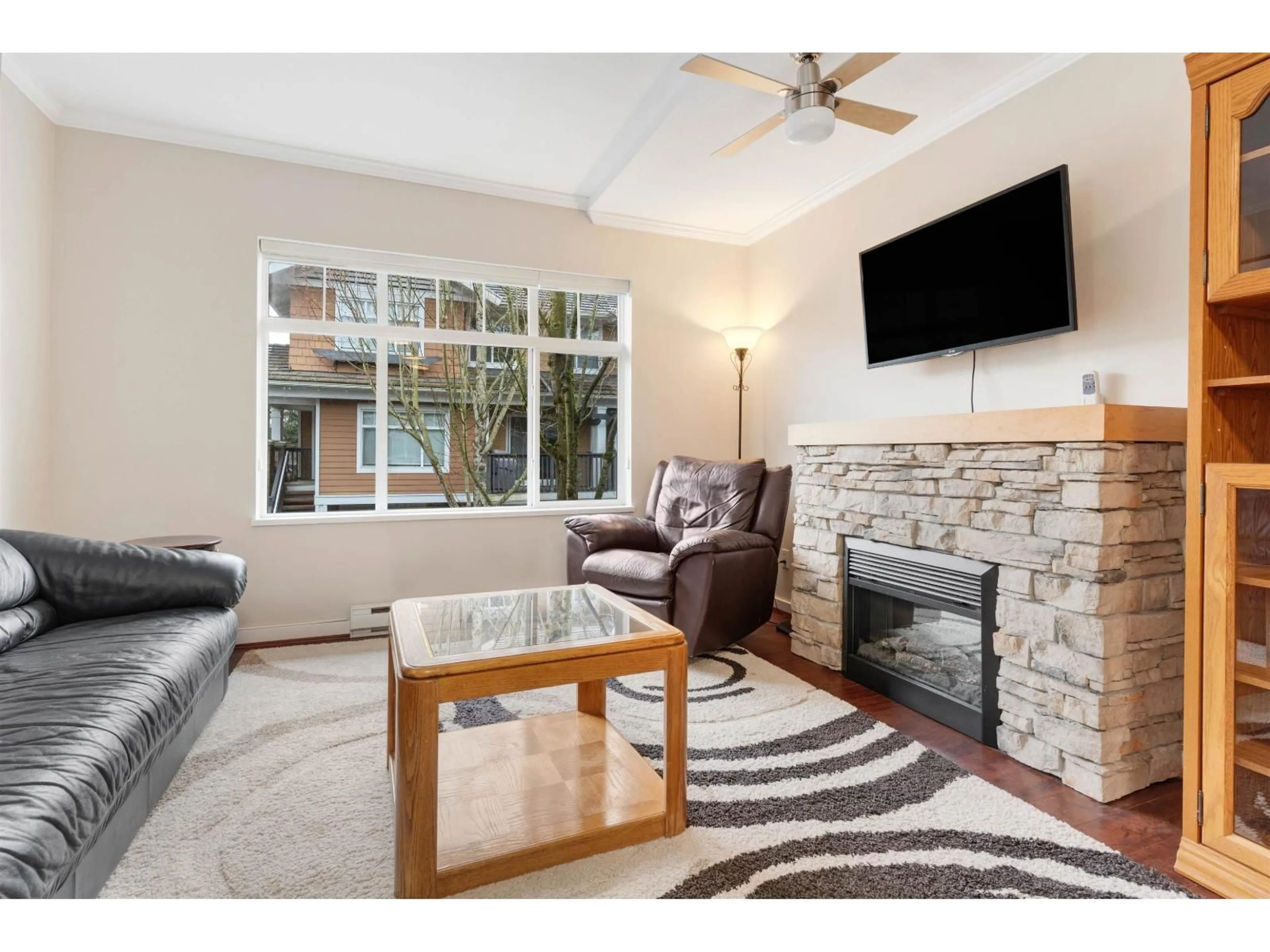 Living room with furniture, unknown for 52 - 15233 34 AVENUE, Surrey British Columbia V3Z2T7