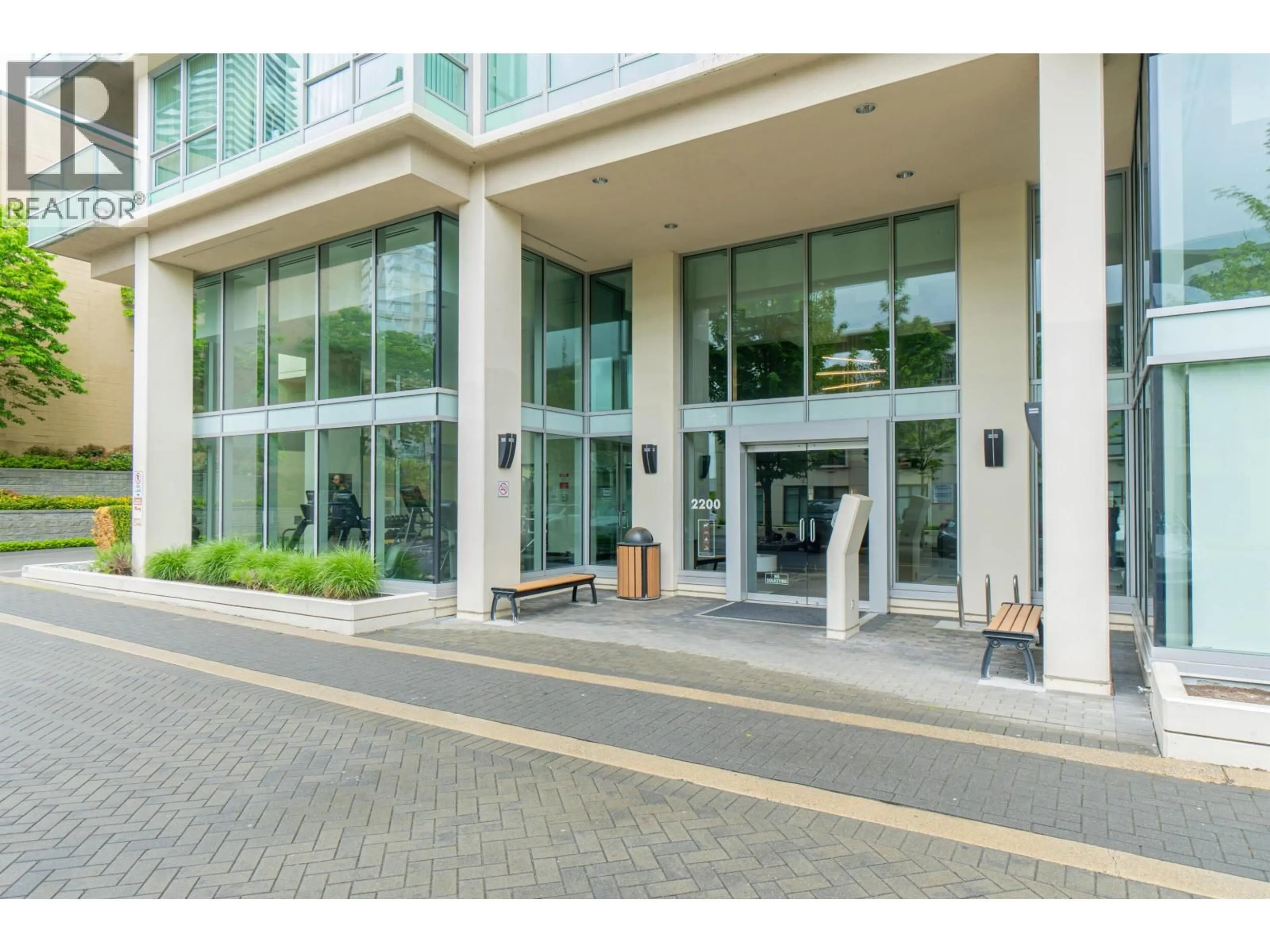 Indoor foyer for 1901 - 2200 DOUGLAS ROAD, Burnaby British Columbia V5C0G8