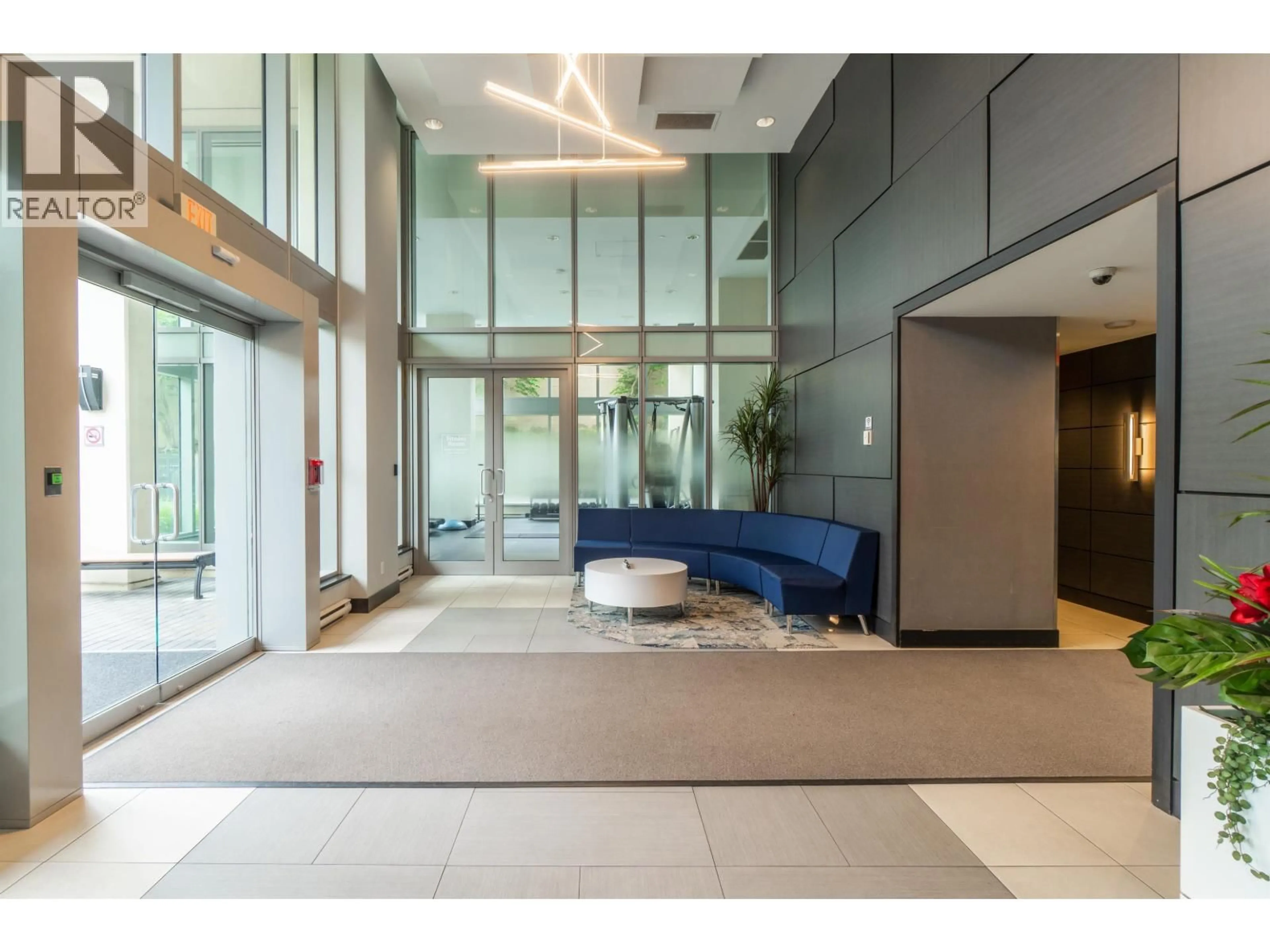Indoor foyer for 1901 - 2200 DOUGLAS ROAD, Burnaby British Columbia V5C0G8