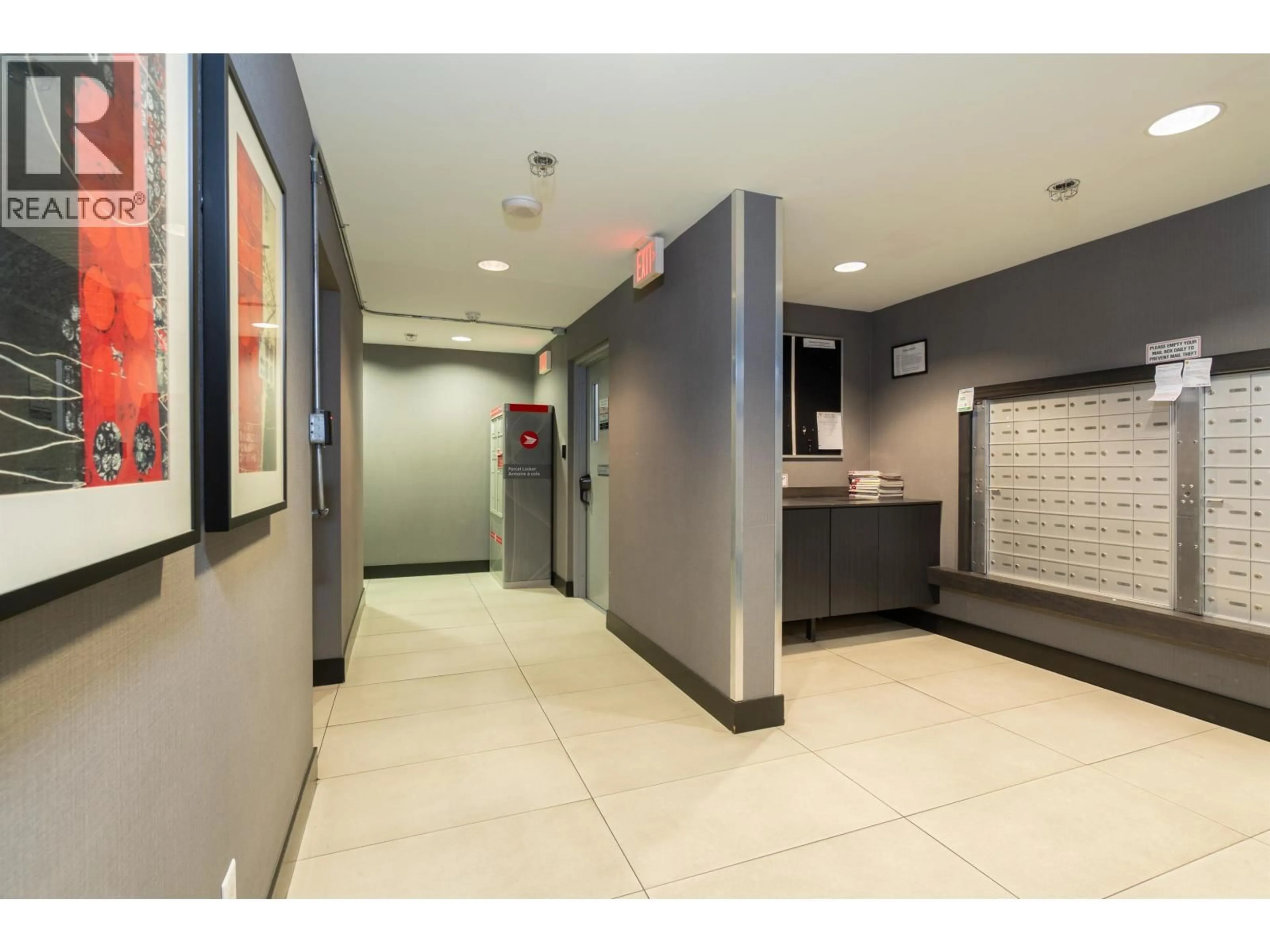 Indoor foyer for 1901 - 2200 DOUGLAS ROAD, Burnaby British Columbia V5C0G8