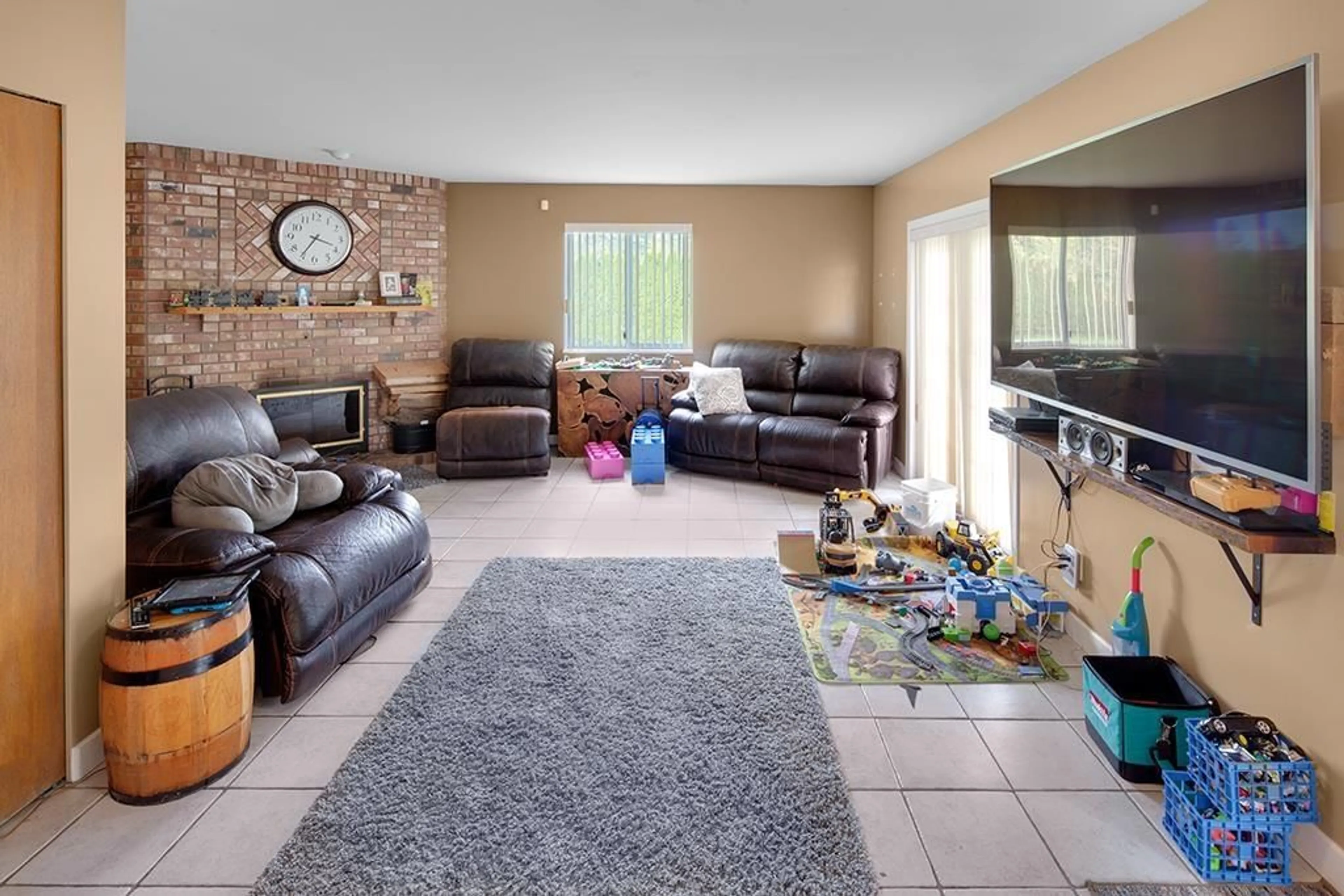 Living room with furniture, unknown for 18851 74 AVENUE, Surrey British Columbia V4N6C3