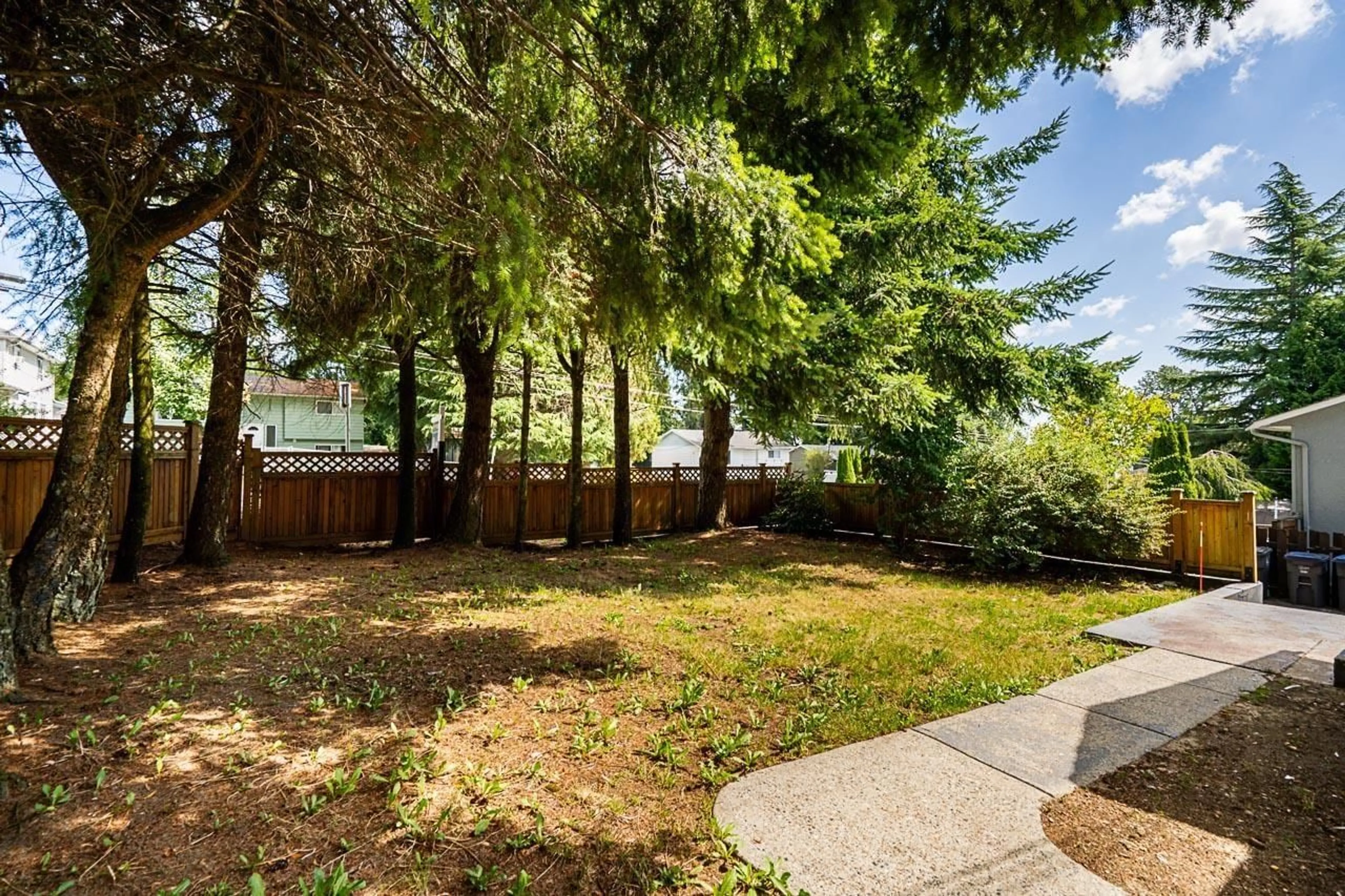 Patio, unknown for 9893 132 STREET, Surrey British Columbia V3T3S7