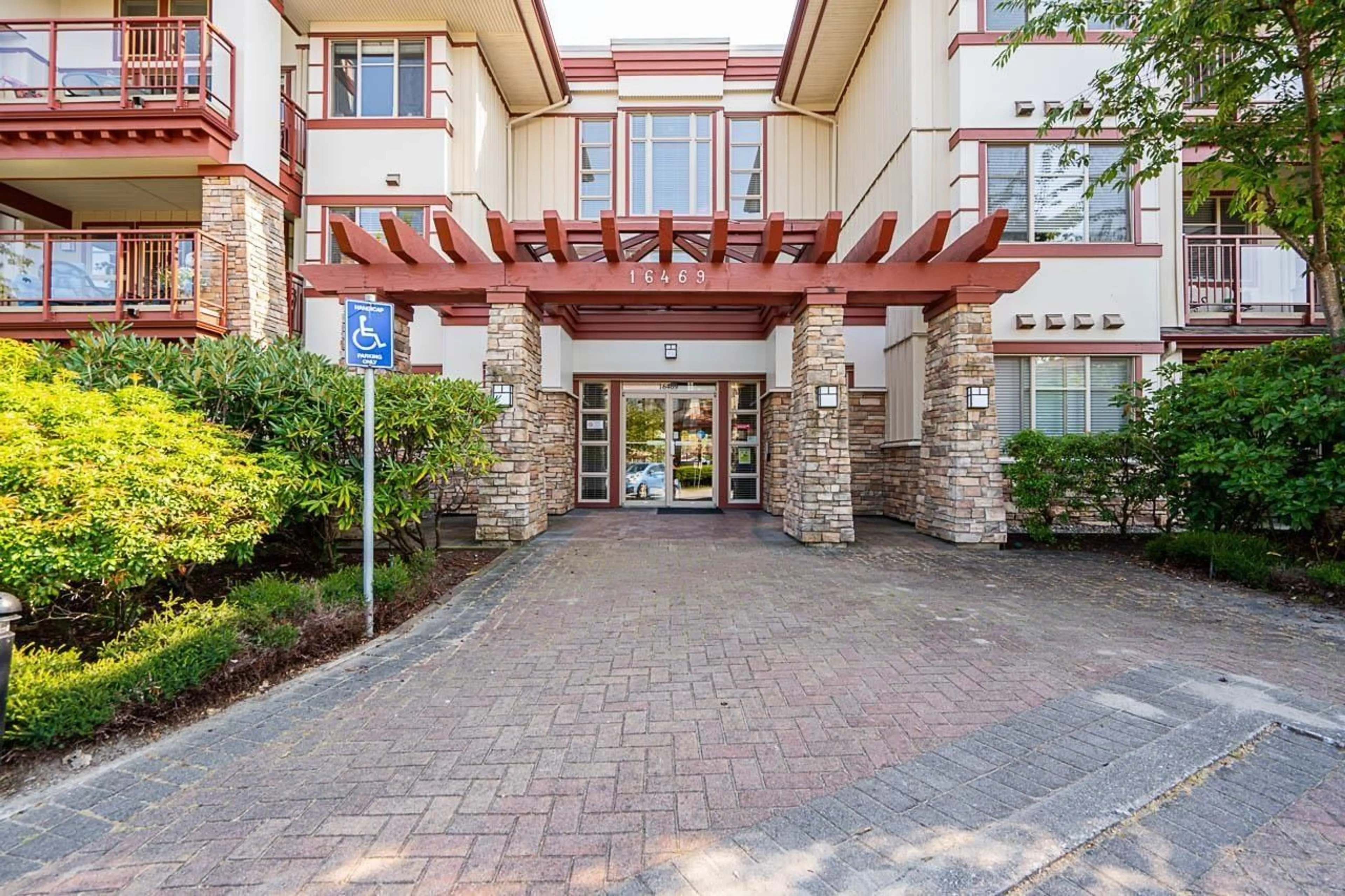 Unknown for 204 - 16469 64 AVENUE, Surrey British Columbia V3S6V7