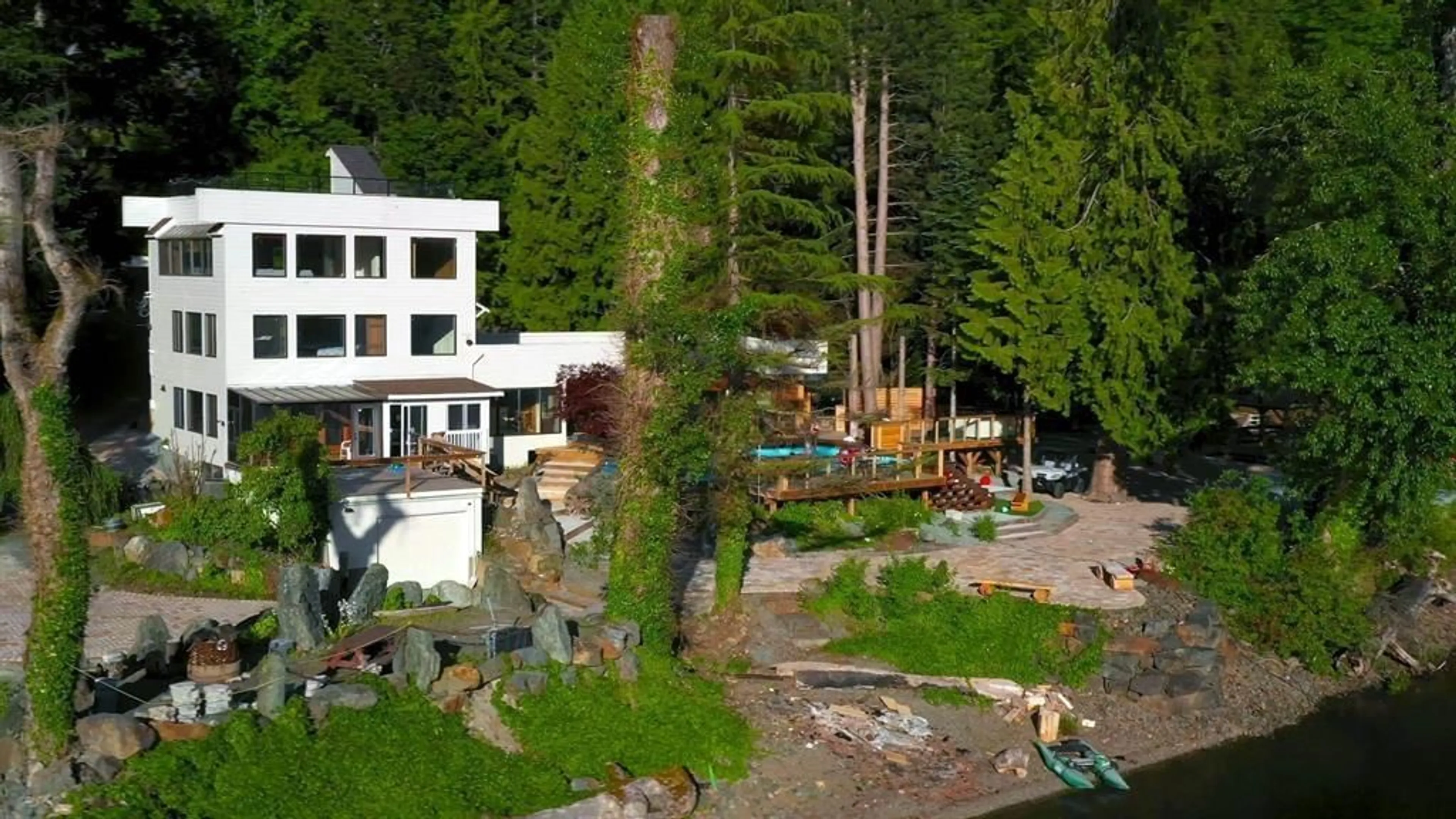 A pic from outside/outdoor area/front of a property/back of a property/a pic from drone, mountain view for 6507 ROCKWELL DRIVE, Harrison Hot Springs British Columbia V0M1A0