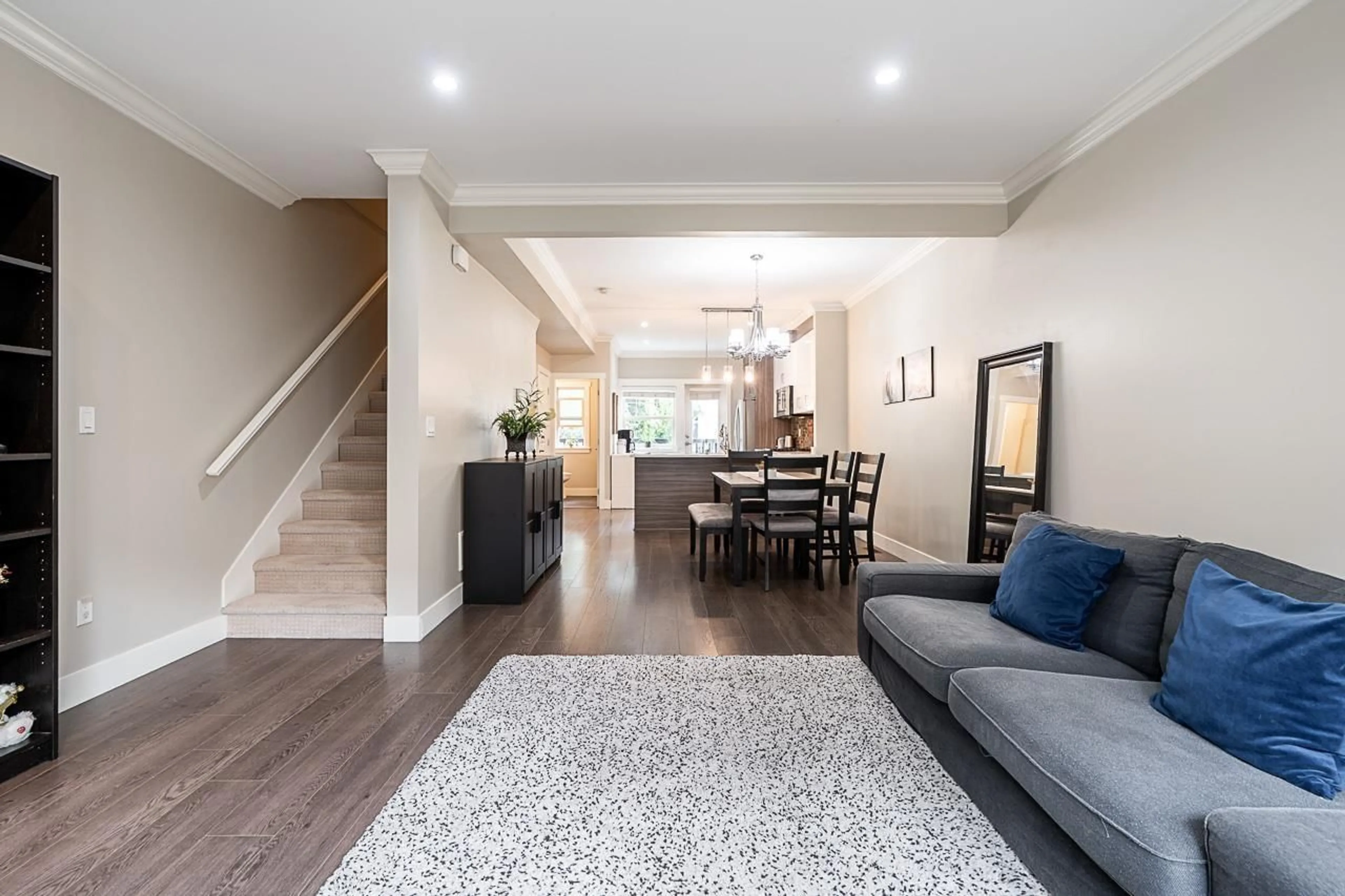 Living room with furniture, unknown for 8 - 19097 64 AVENUE, Surrey British Columbia V3S6X5