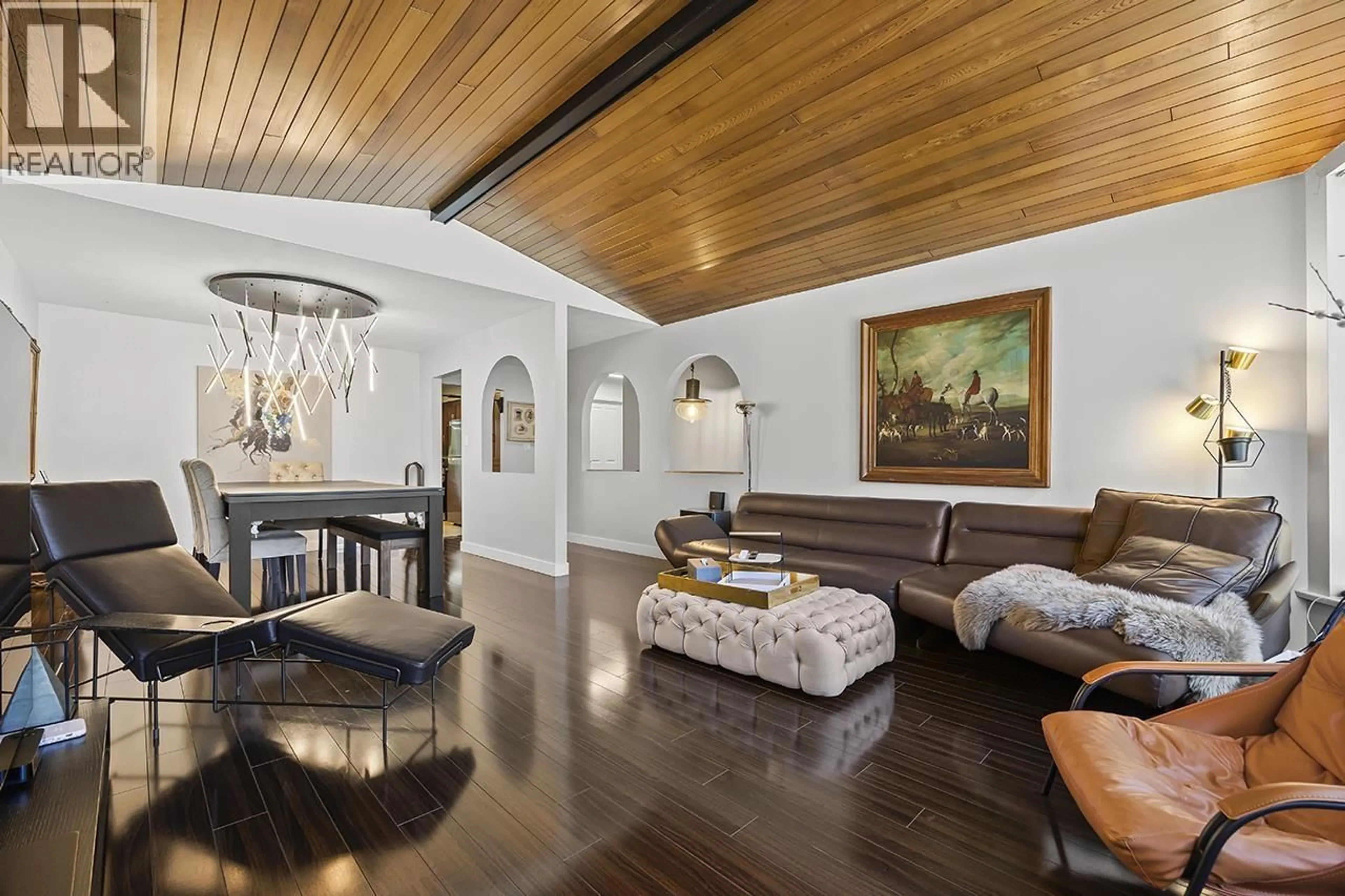 Living room with furniture, wood/laminate floor for 3155 CARDINAL DRIVE, Burnaby British Columbia V5A2T5