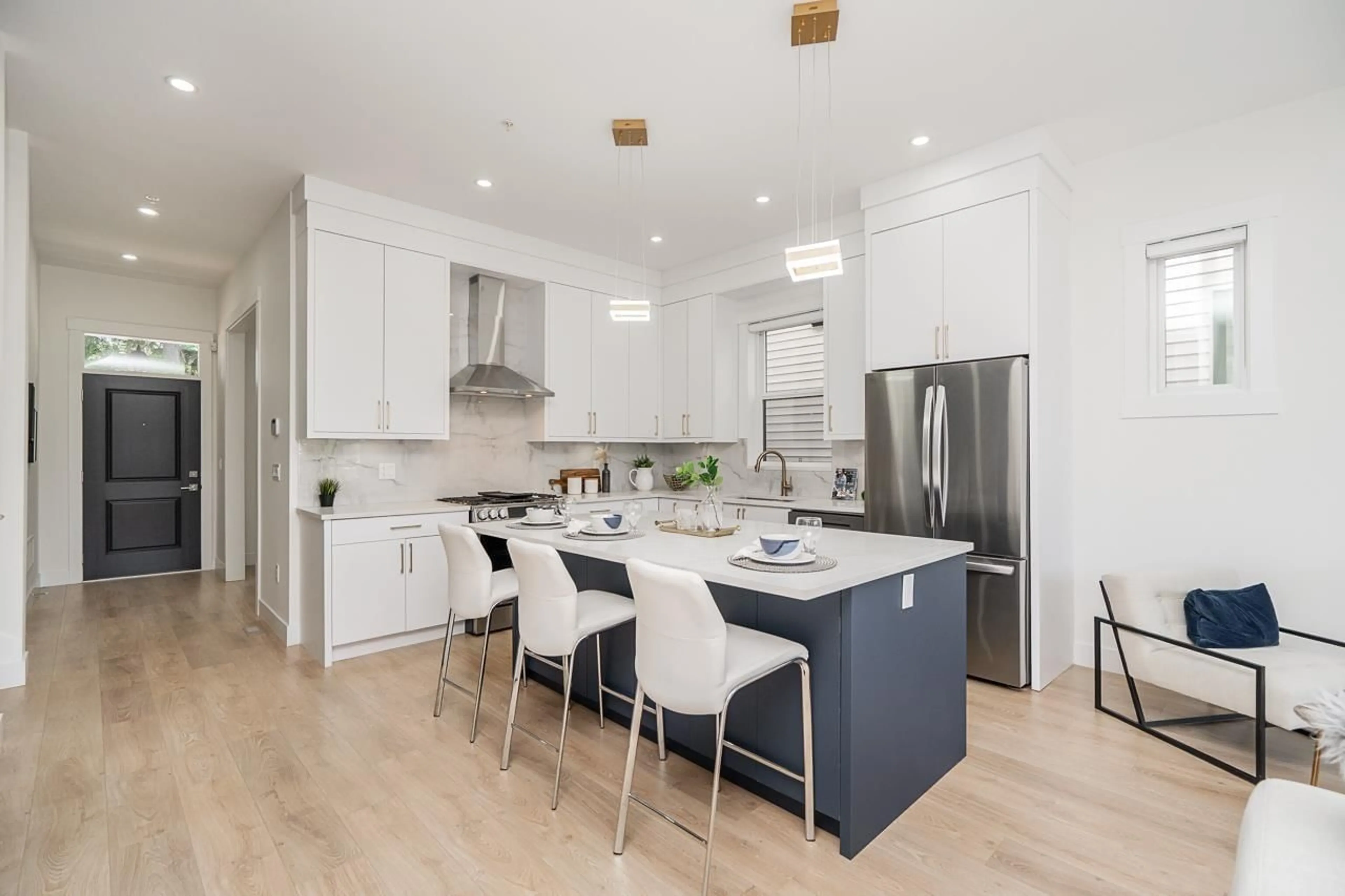 Open concept kitchen, wood/laminate floor for 20549 74B AVENUE, Langley British Columbia V2Y3S8