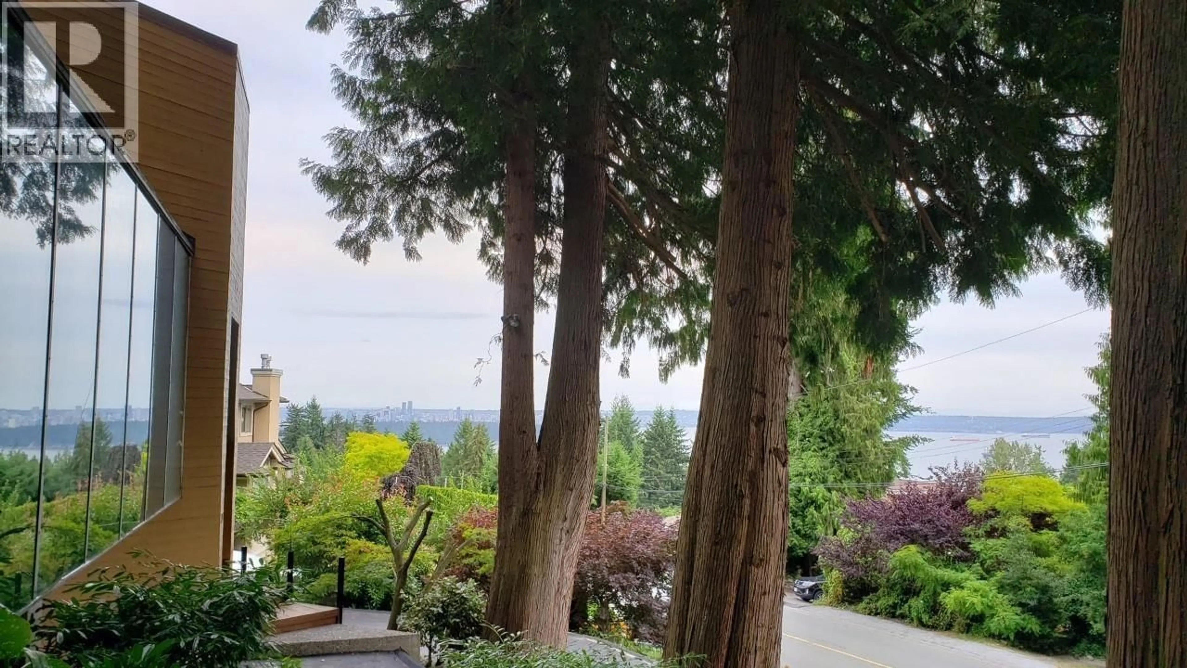 Patio, forest/trees view for 2222 CHAIRLIFT ROAD, West Vancouver British Columbia V7S3G2