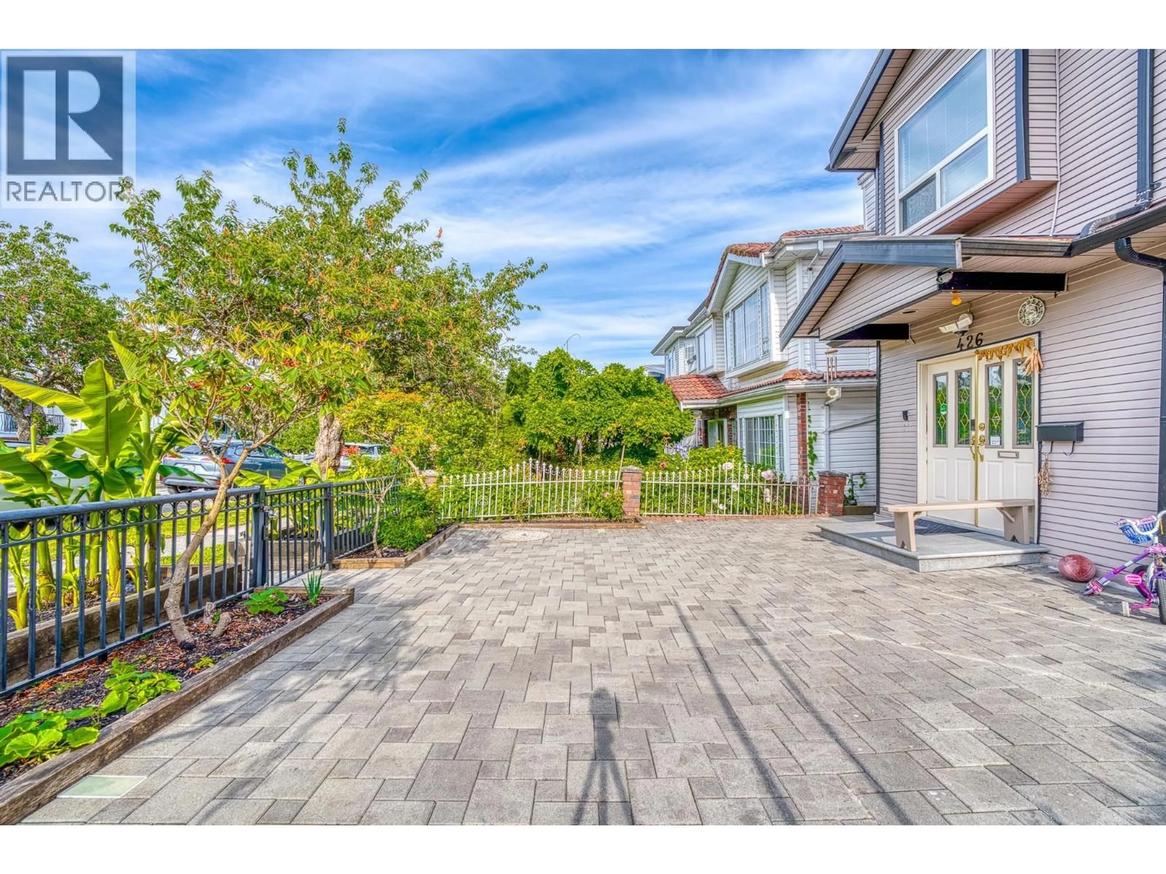 Patio, street for 426 18TH AVENUE, Vancouver British Columbia V5V1G1