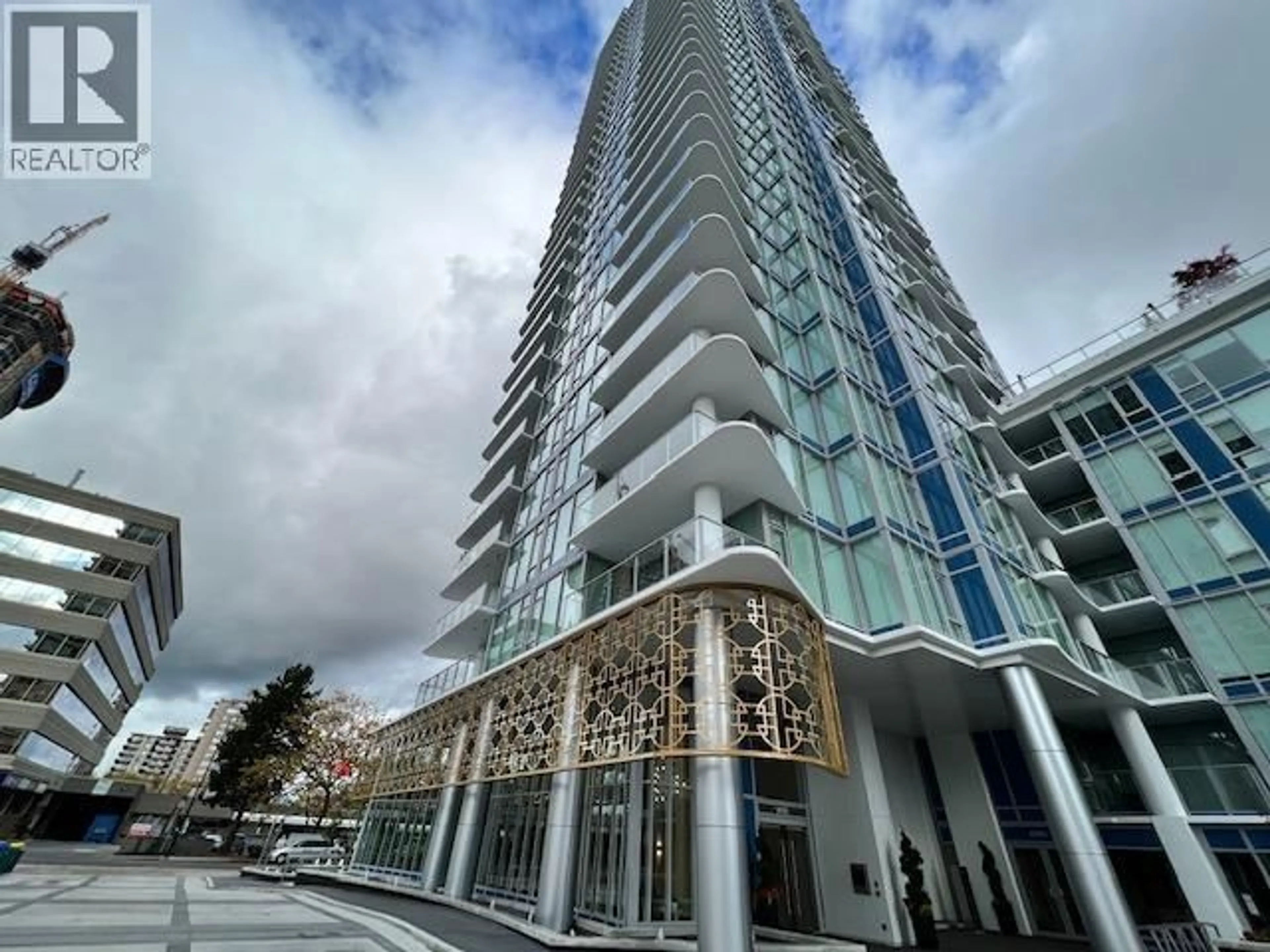 Indoor foyer for 807 - 4988 BENNETT STREET, Burnaby British Columbia V5H0L1