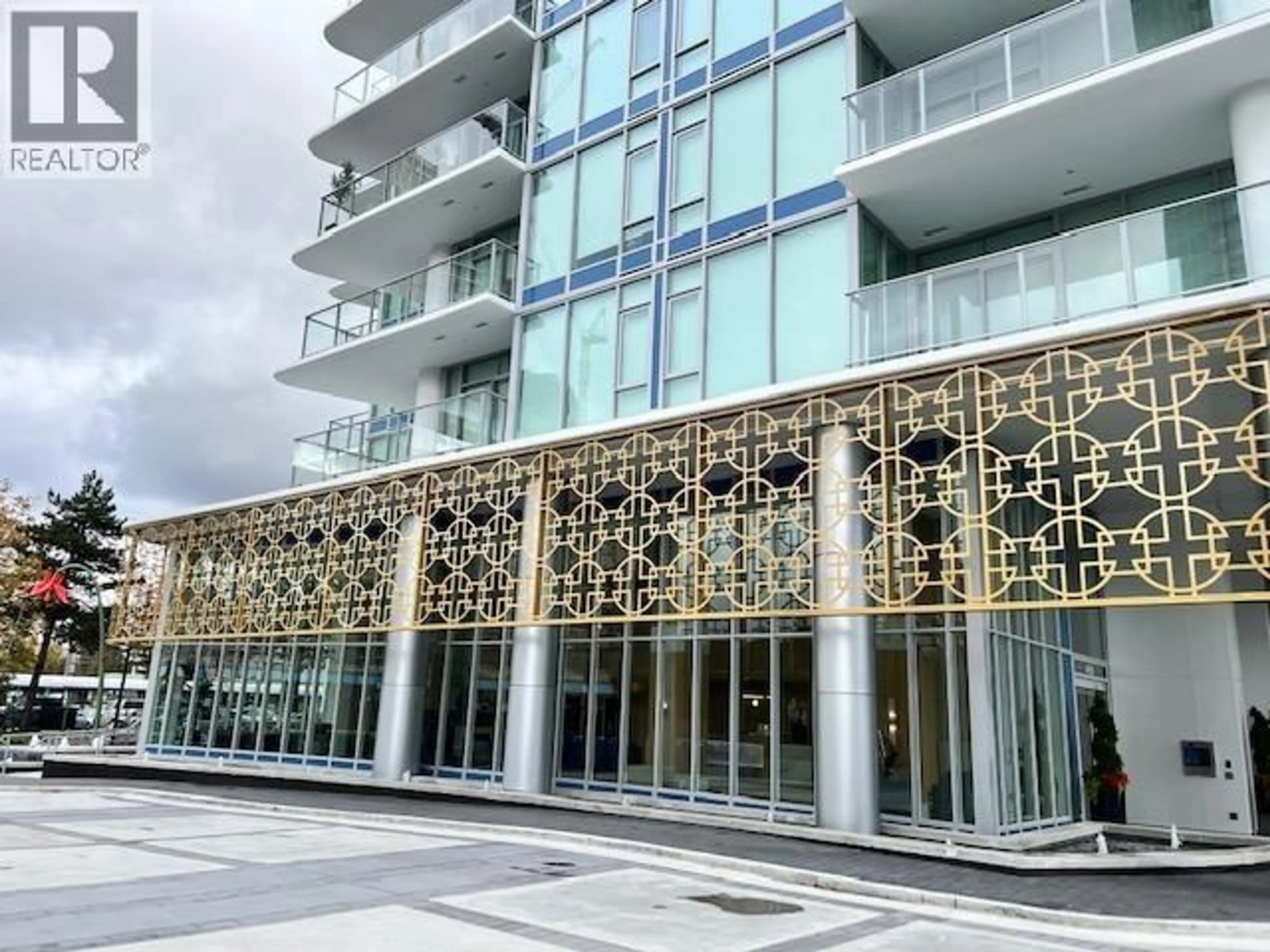 Indoor foyer for 807 - 4988 BENNETT STREET, Burnaby British Columbia V5H0L1